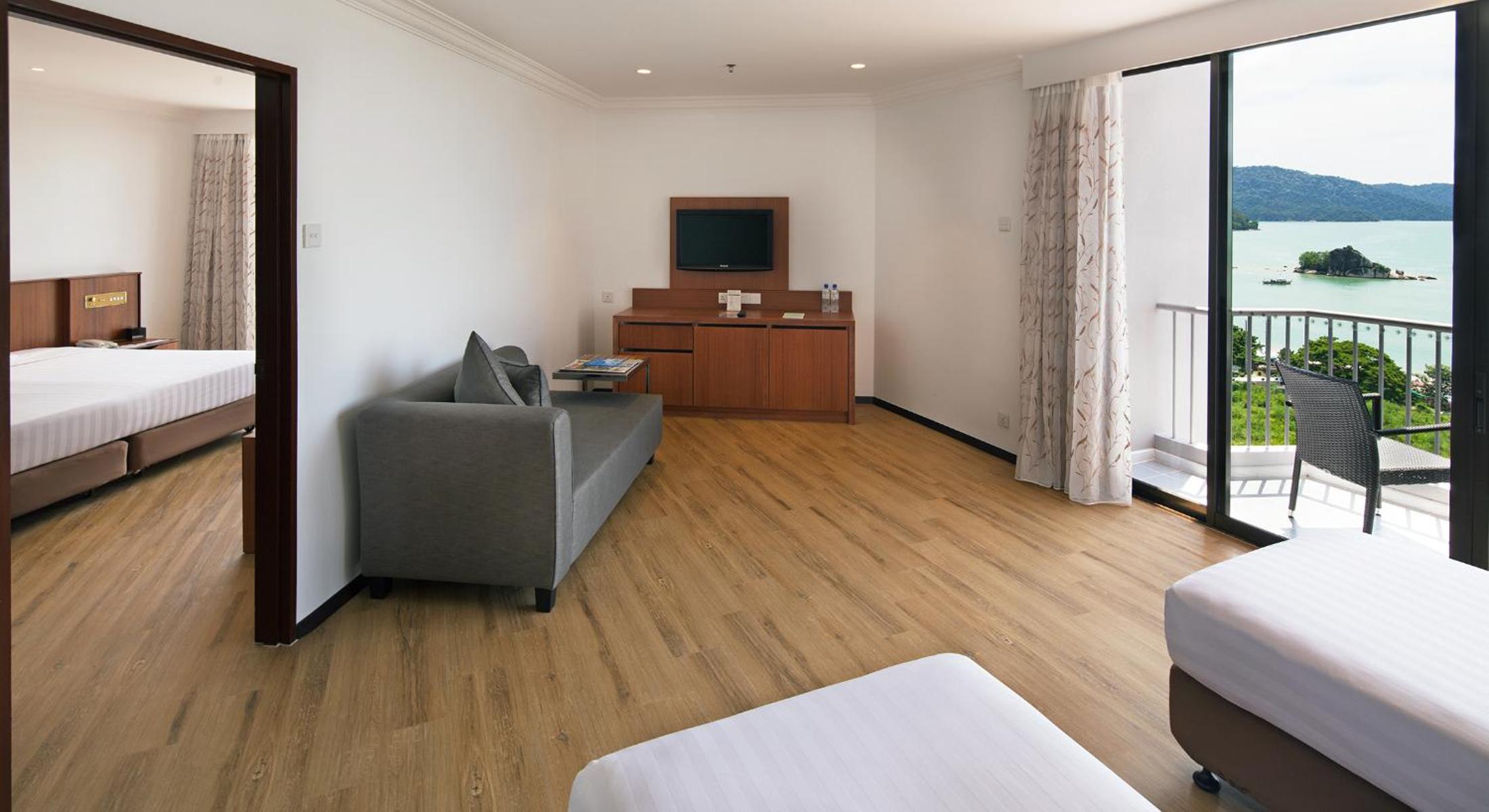 Family Suite with Partial Sea View