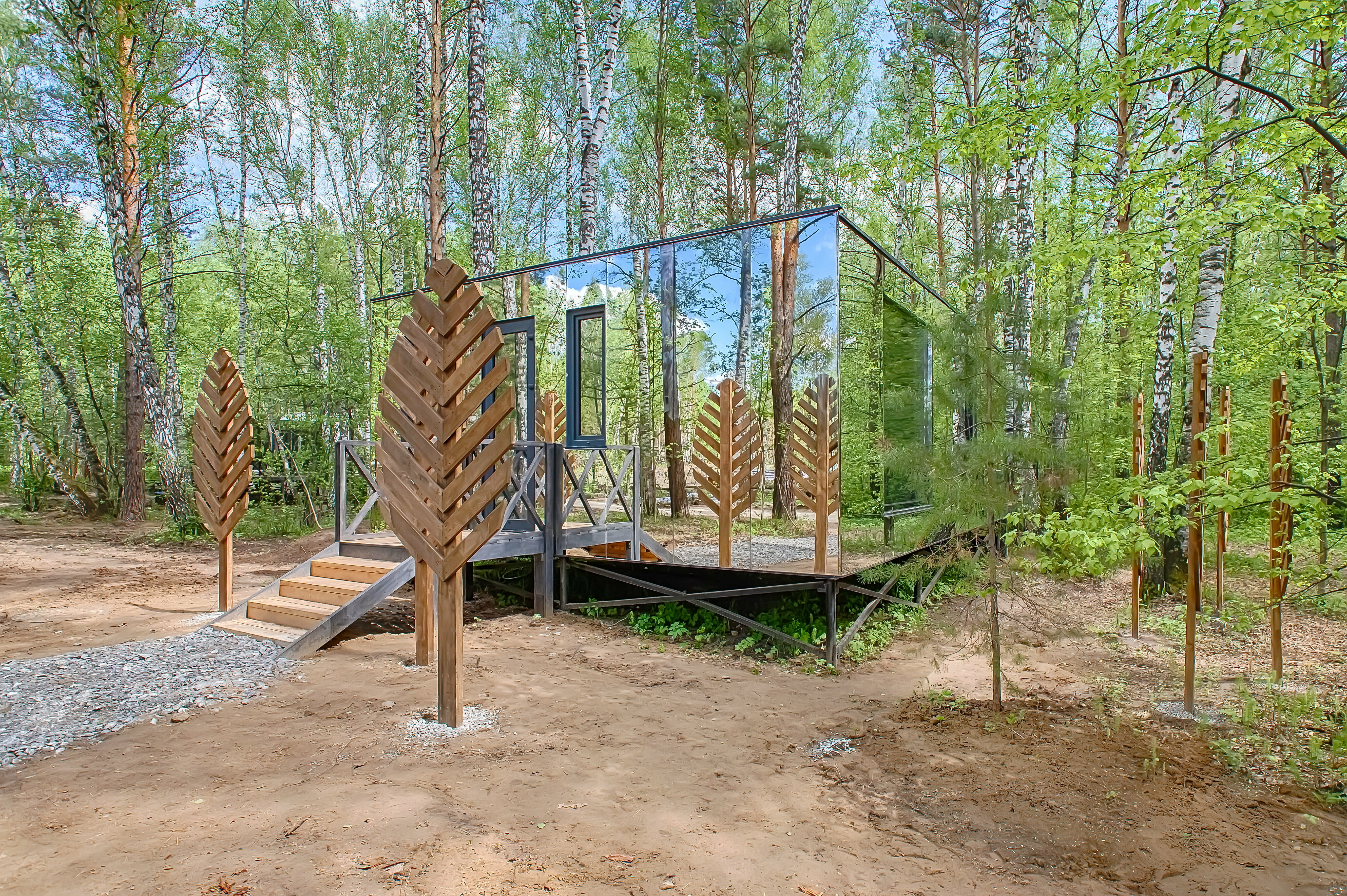 Зеркальный дом