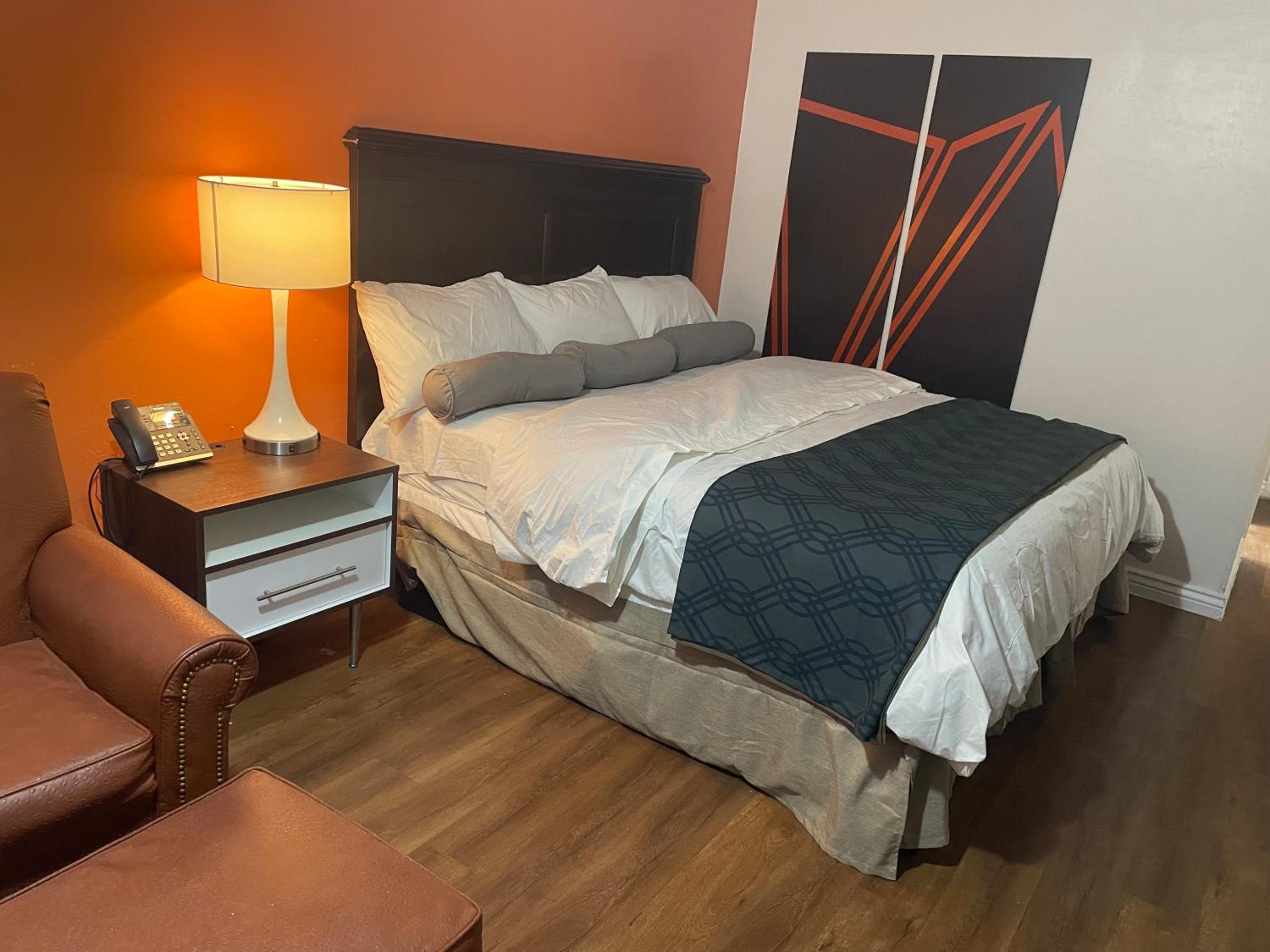 King Room - Non-Smoking