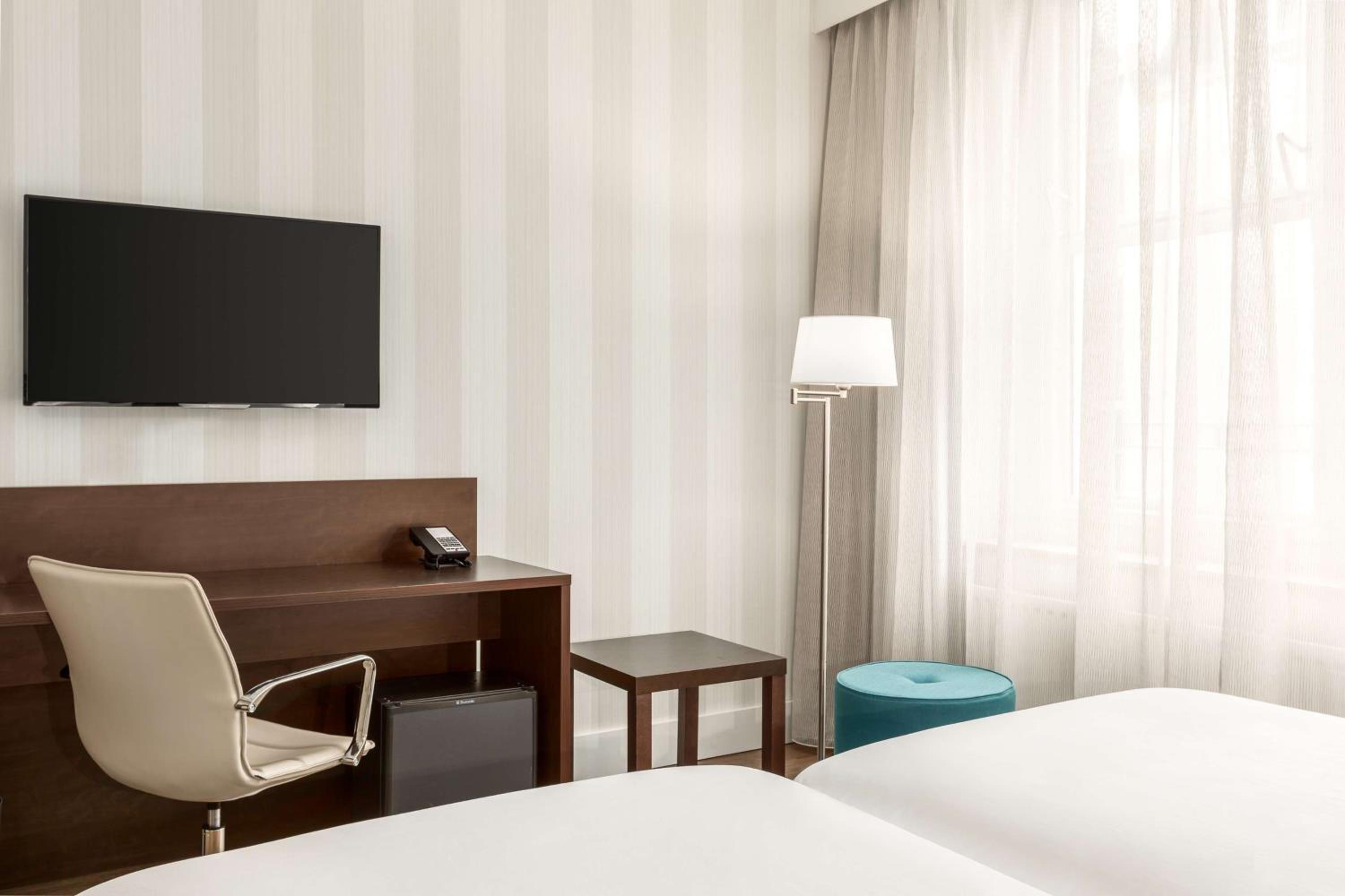 Family Quadruple Room (3 Adults + 1 Child)