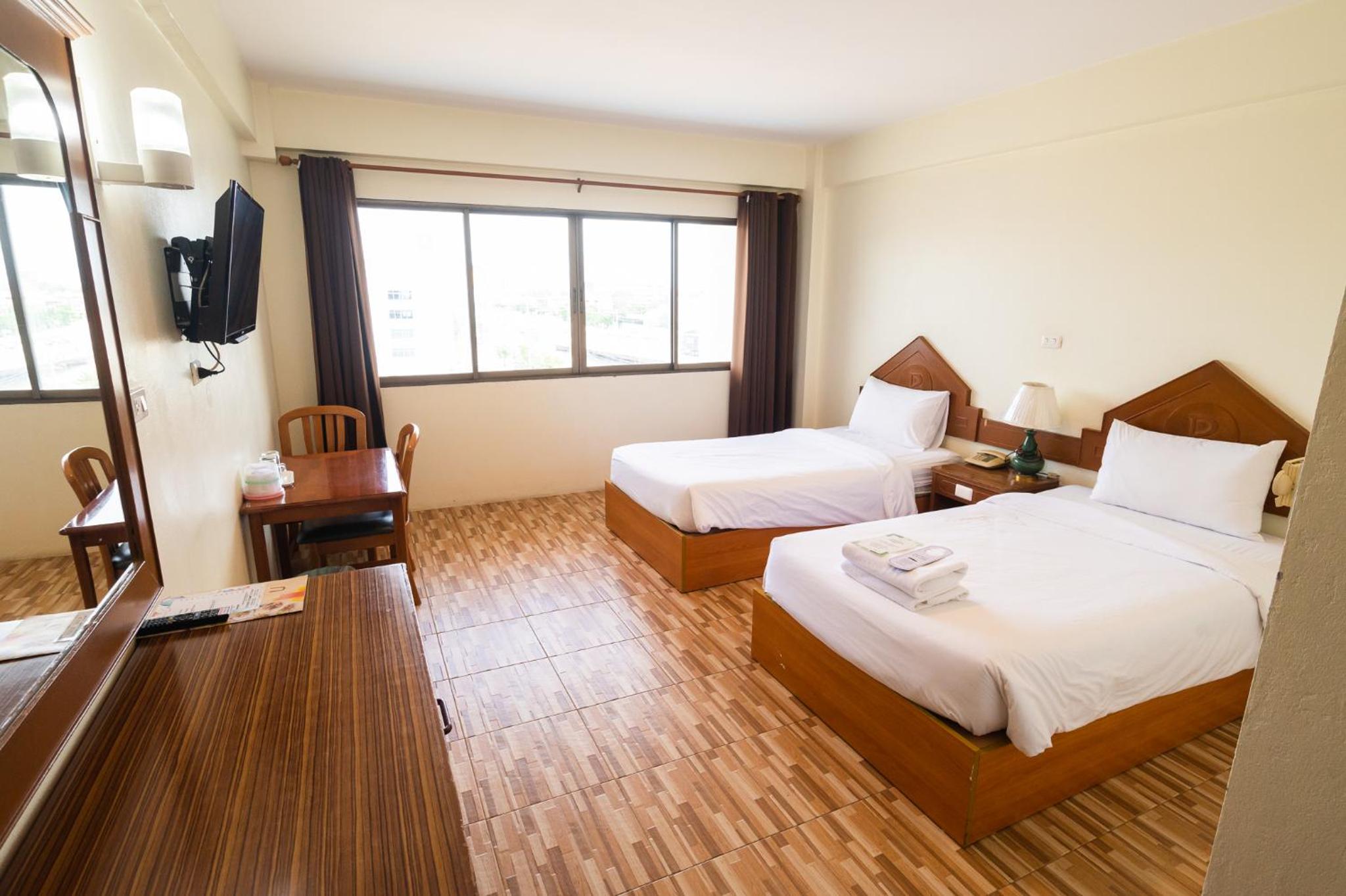 Standard Twin Room