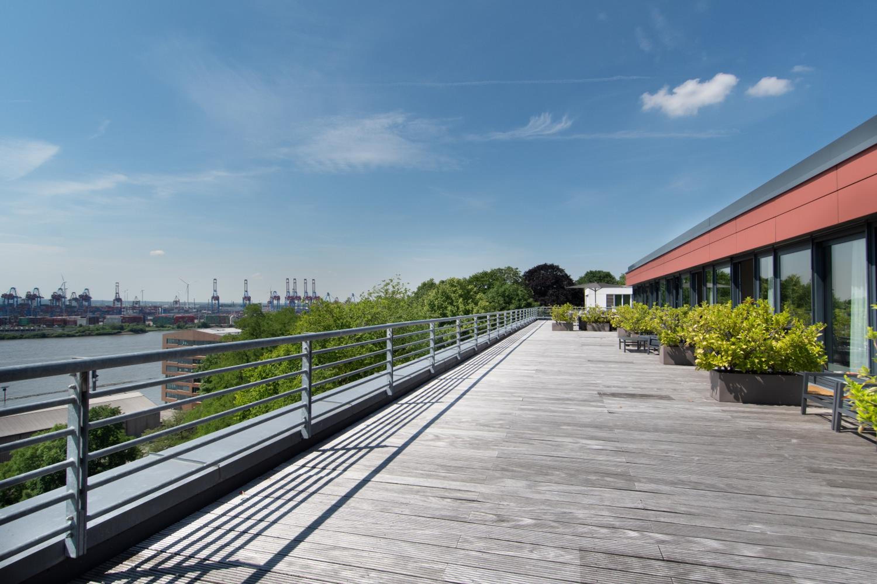 Suite with Terrace on the Elbe river