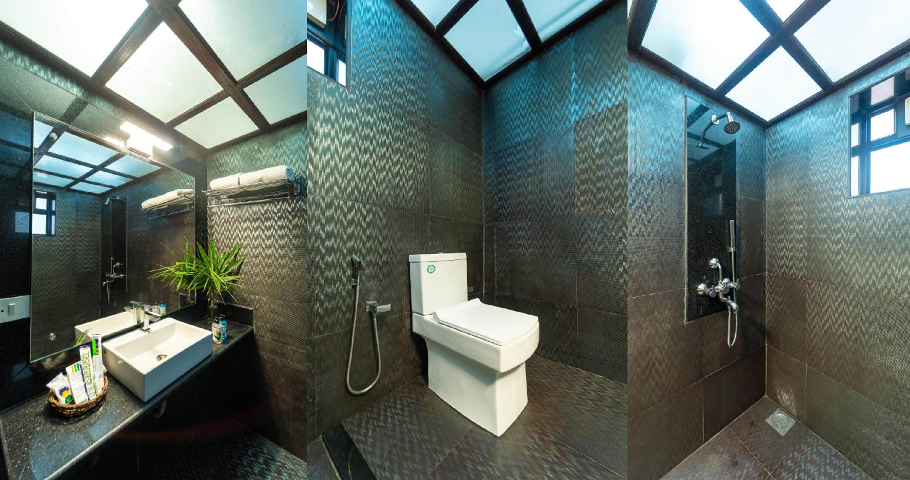 Deluxe Room with Pool View