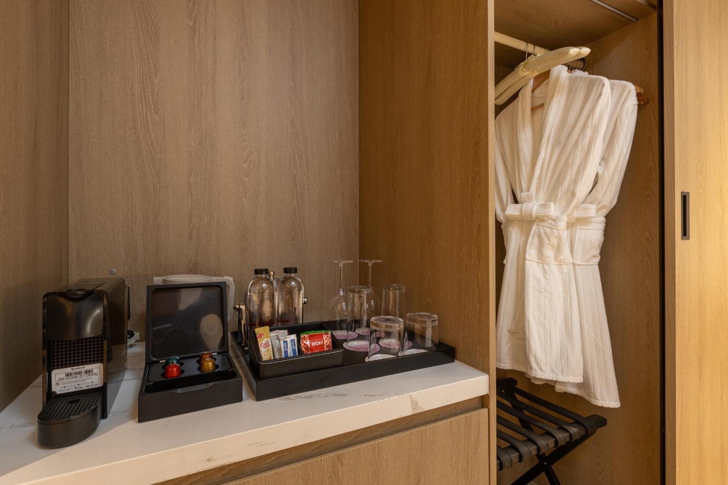 Deluxe Double or Twin Room with Pool View