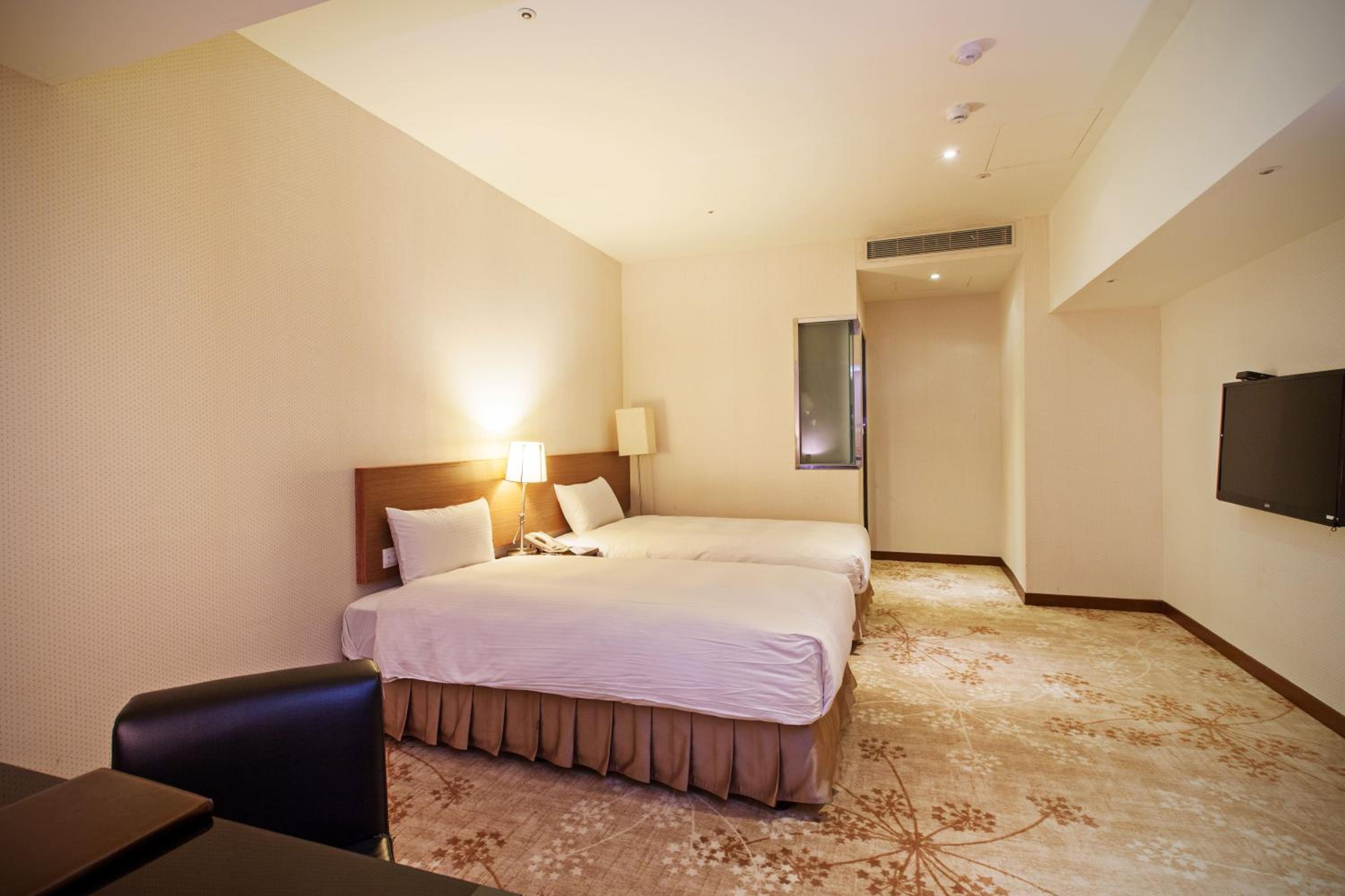 Twin Room no window