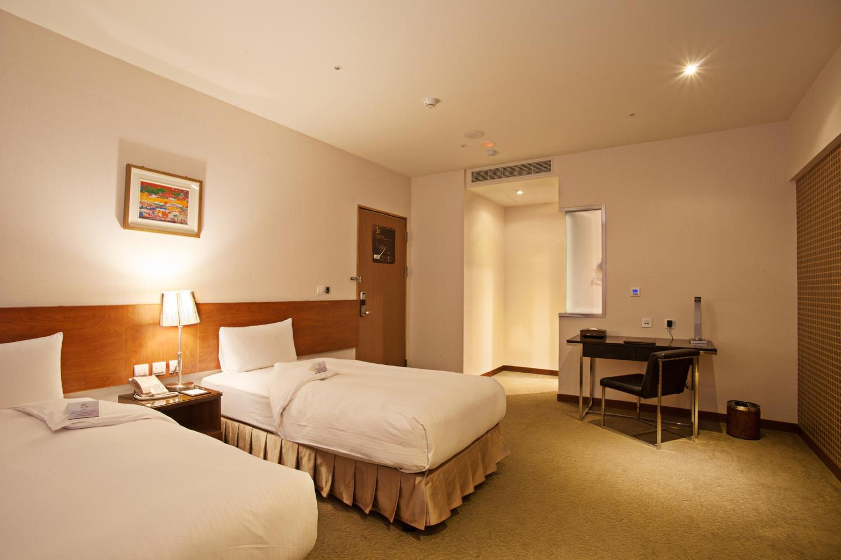 Twin Room no window