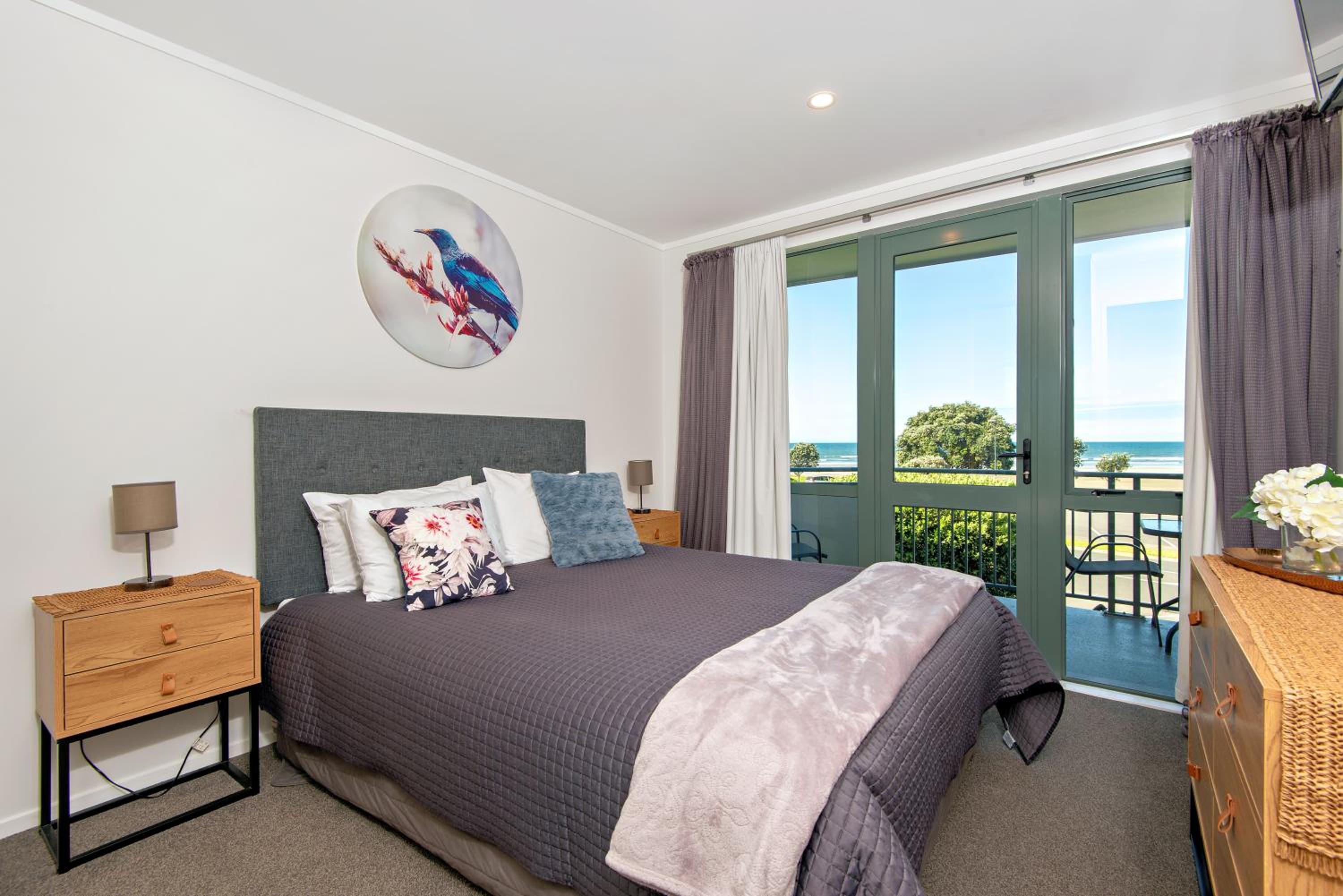 One-Bedroom Apartment with Ocean View