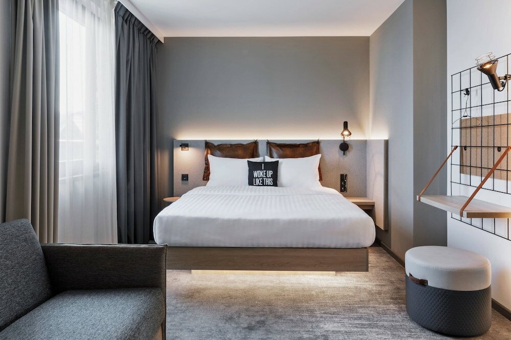 Room, 1 Queen Bed with Sofa bed