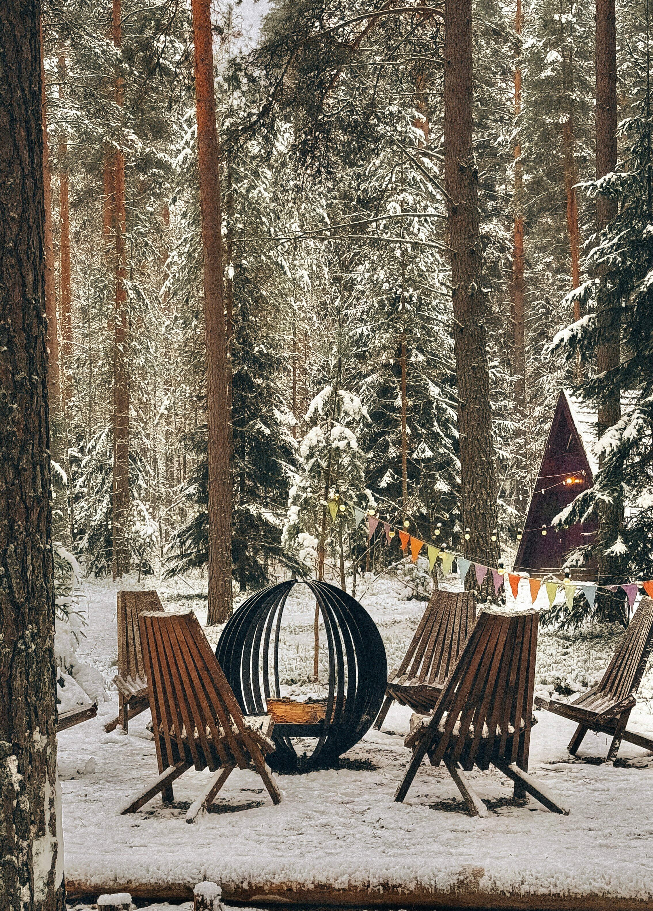 Белый домик с купелью