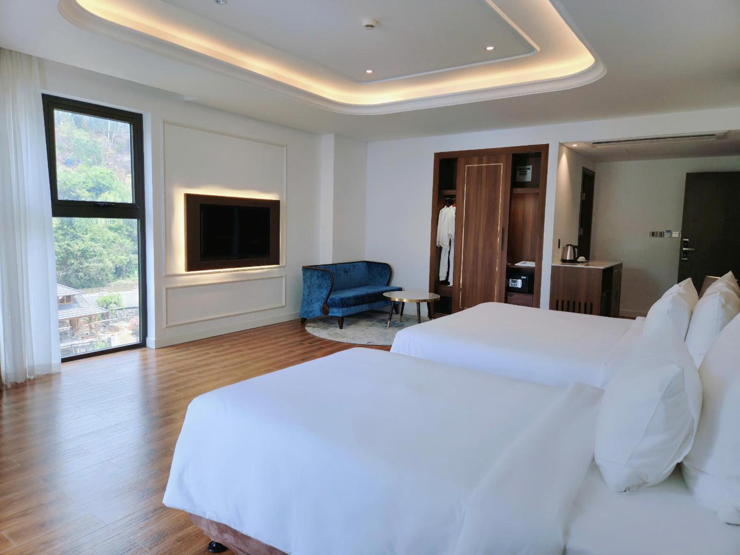 Triple Room with Mountain View