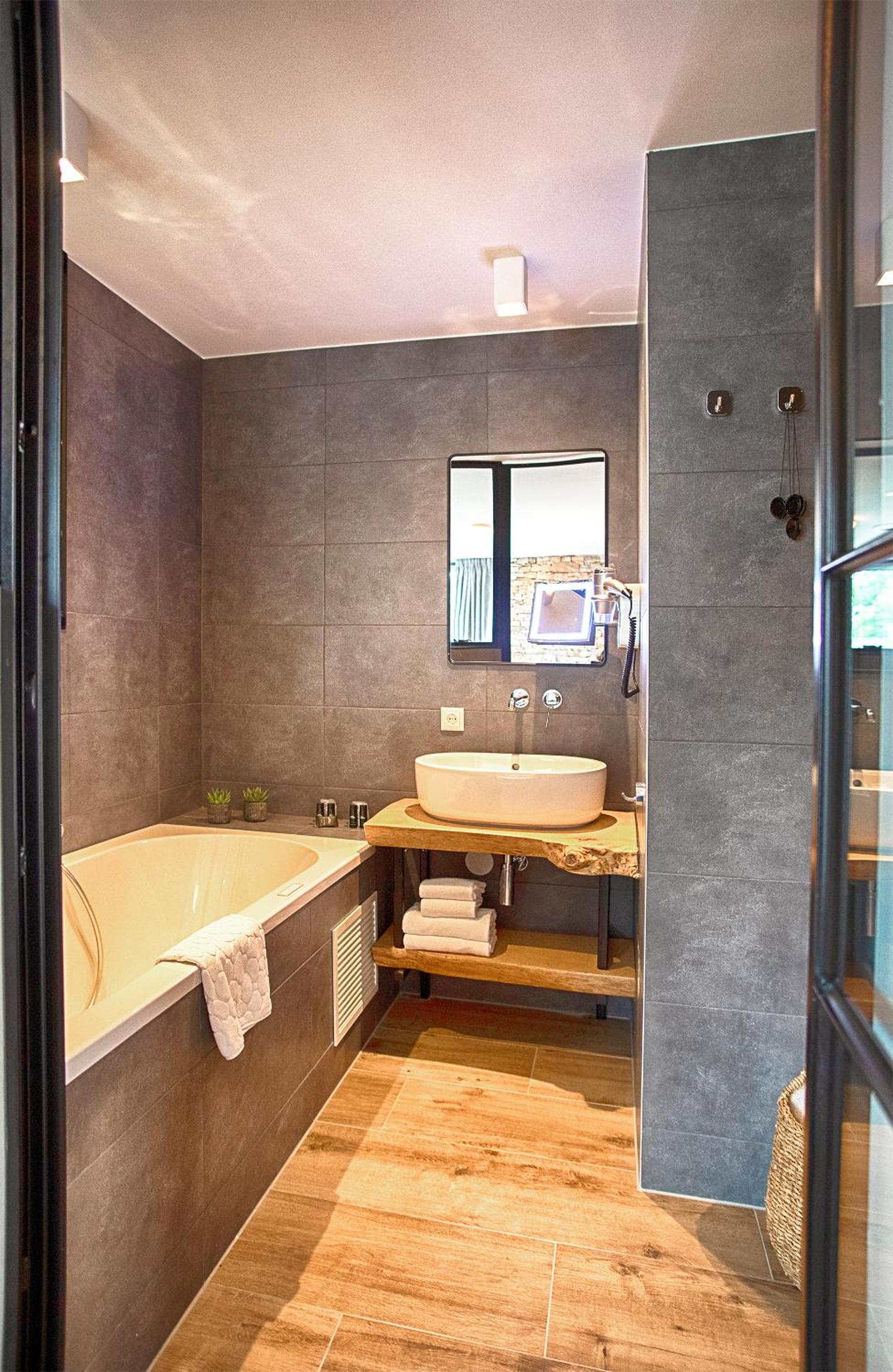 Deluxe room with spa facilities