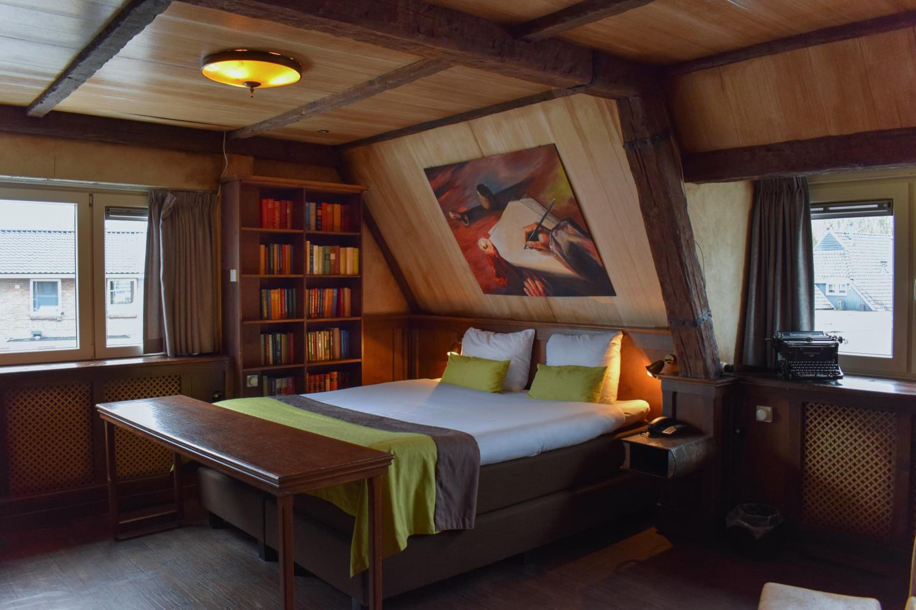 Double Theme Room