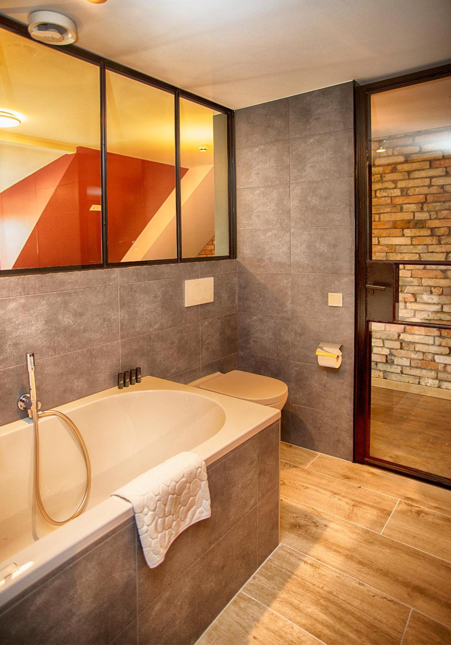 Double Theme Room