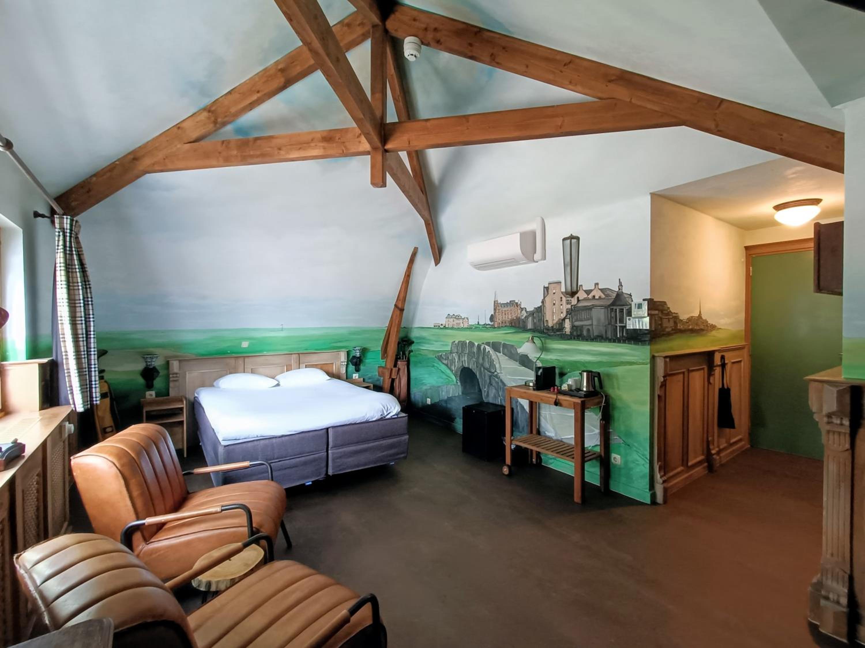 Double Theme Room