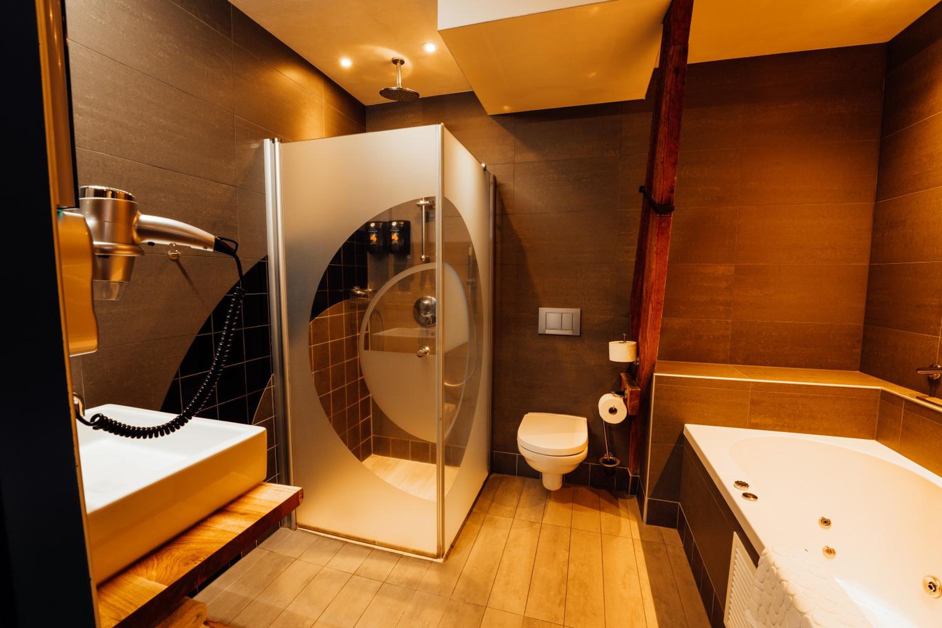 Double Theme Room