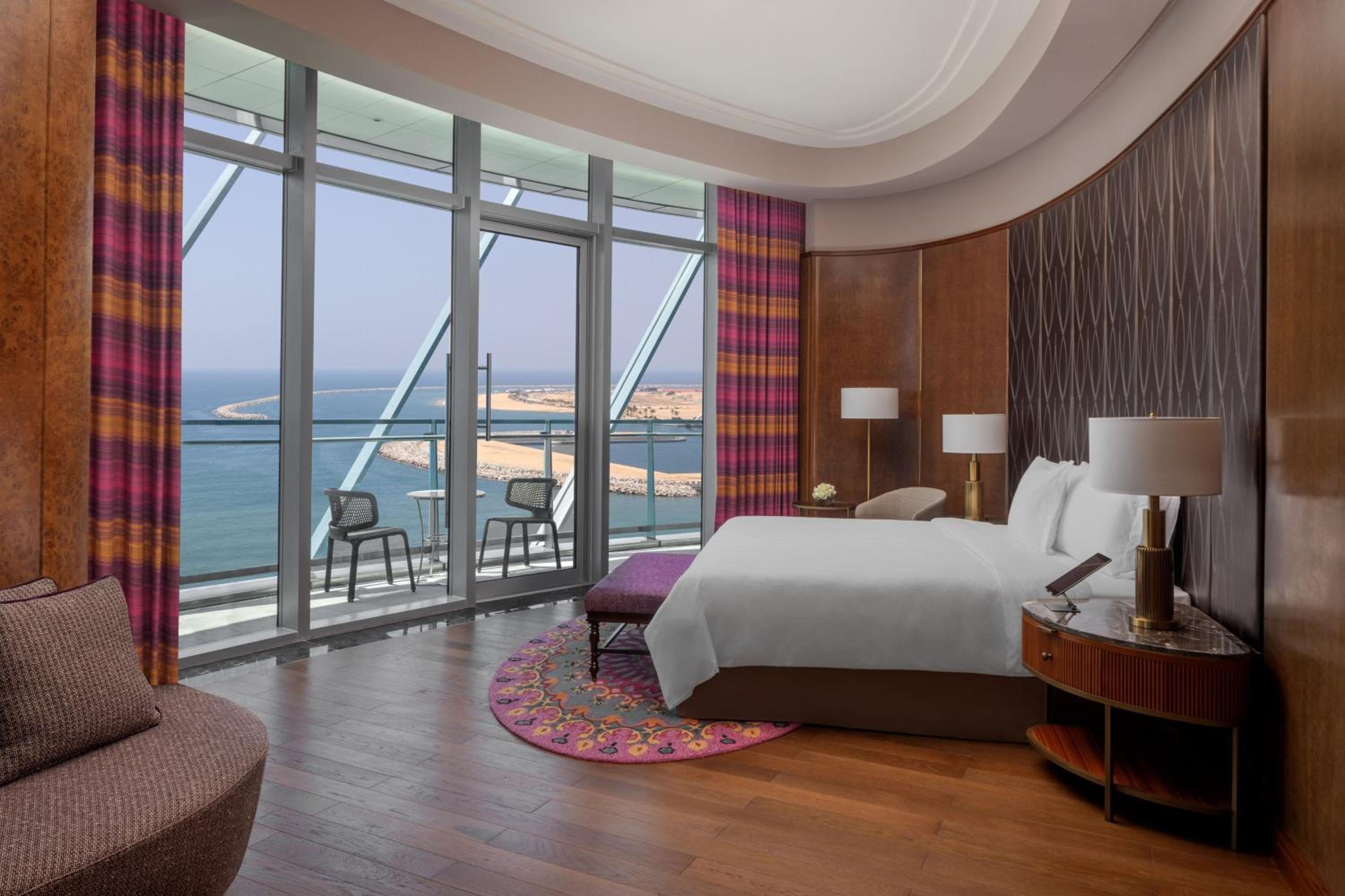 Towers Suite with Waterfront View, Private Balcony & Luxury Hours