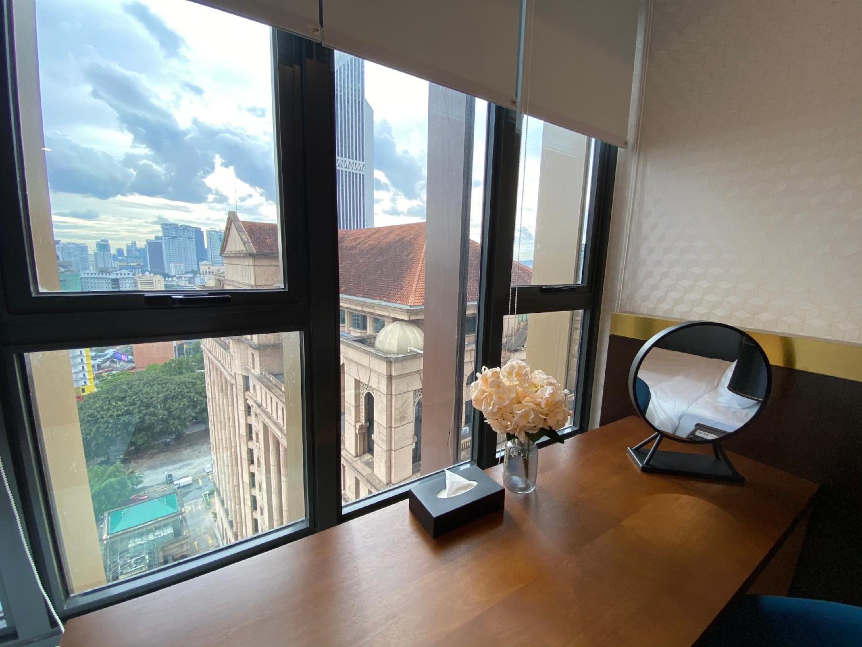 King Studio with Sofa Bed