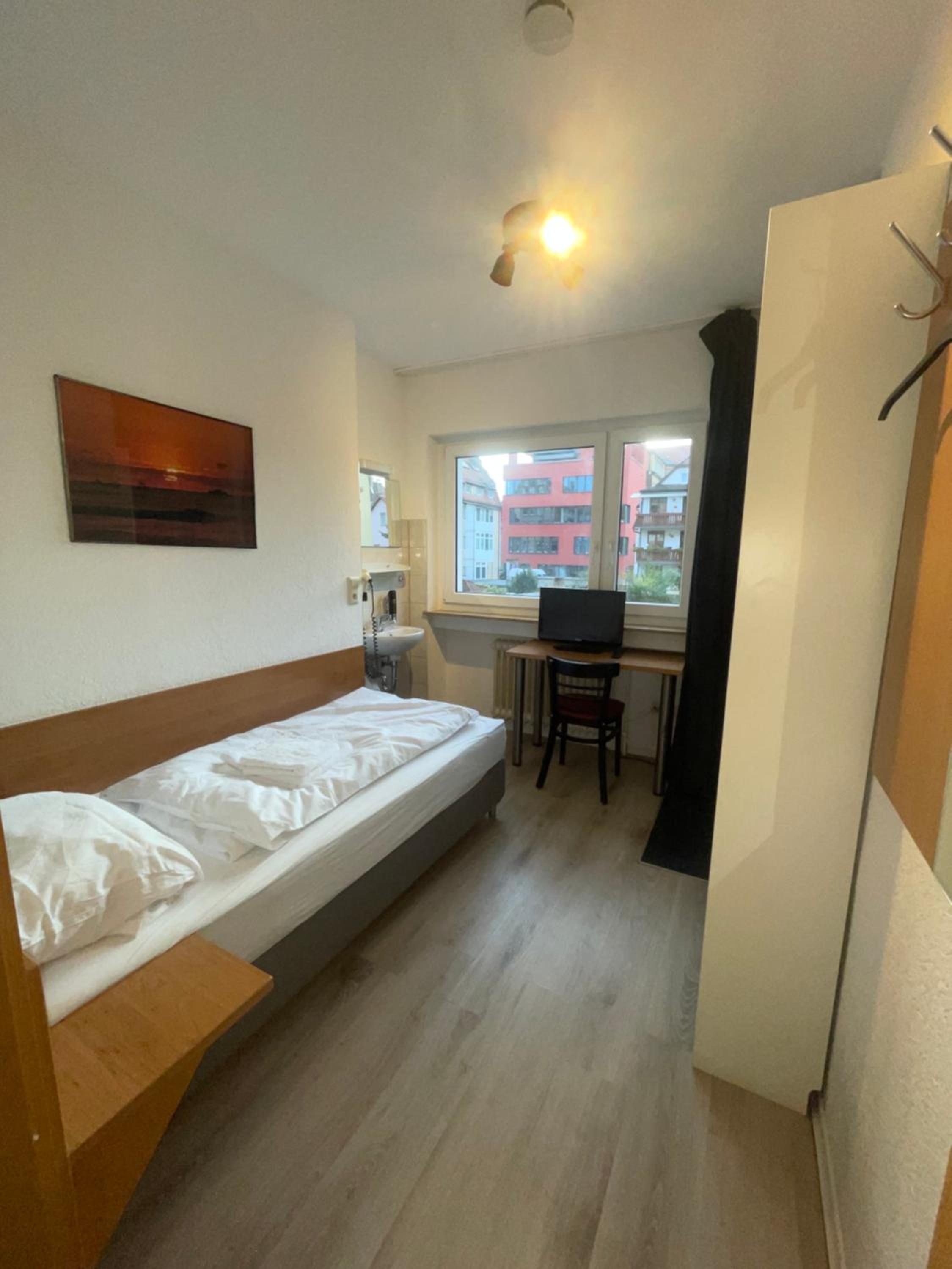 Single Room with Private External Bathroom