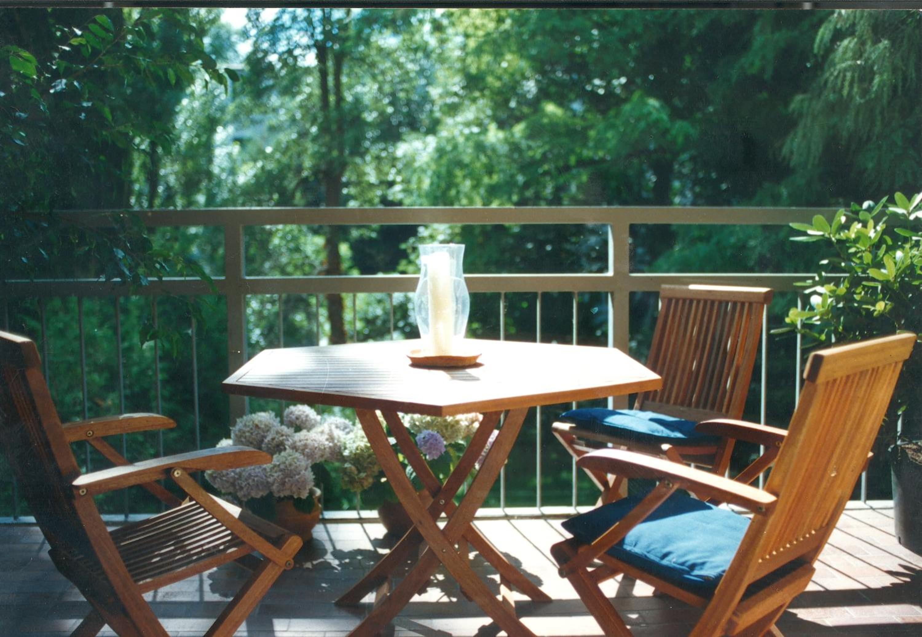 Apartment with Garden View