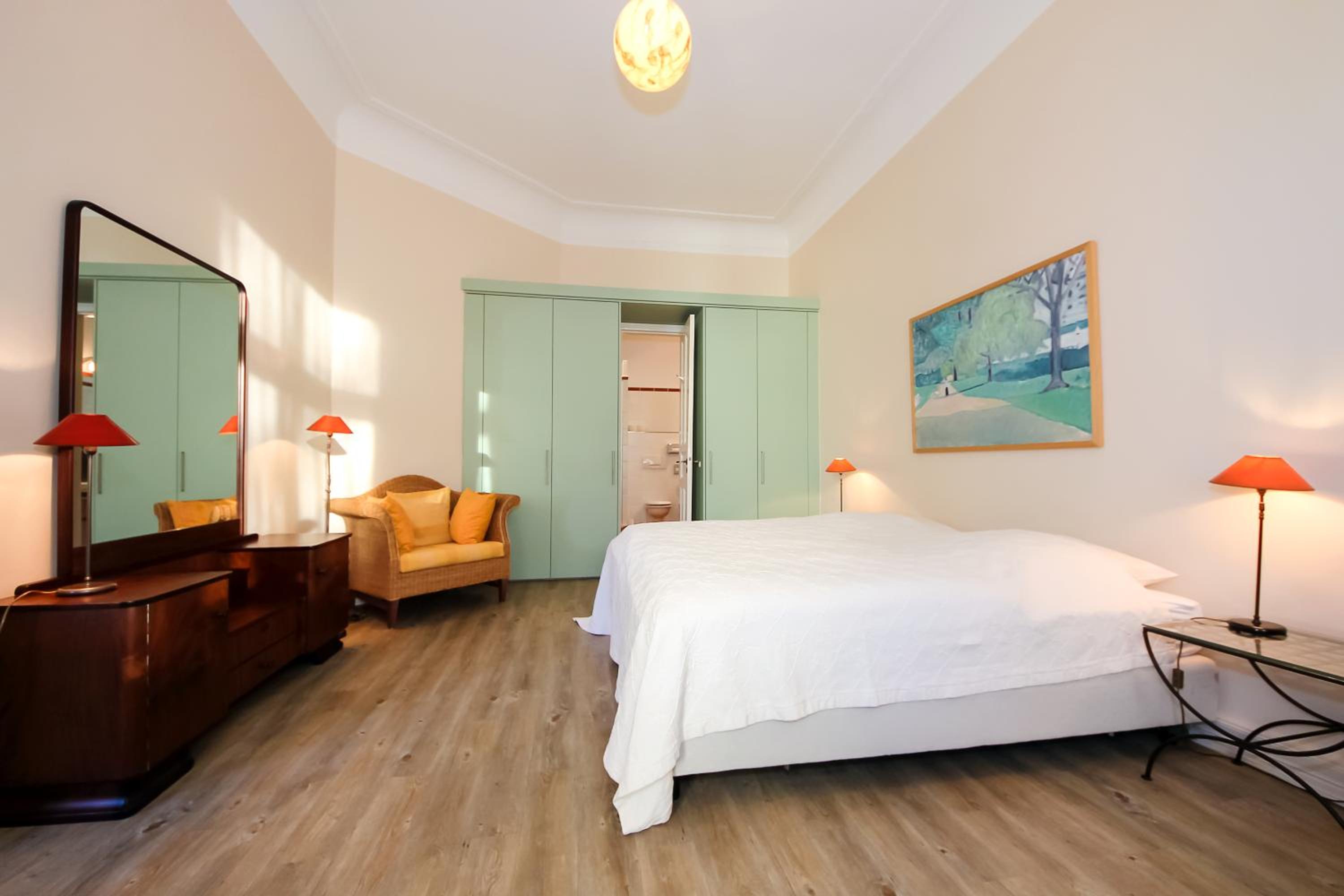 Apartment with Garden View