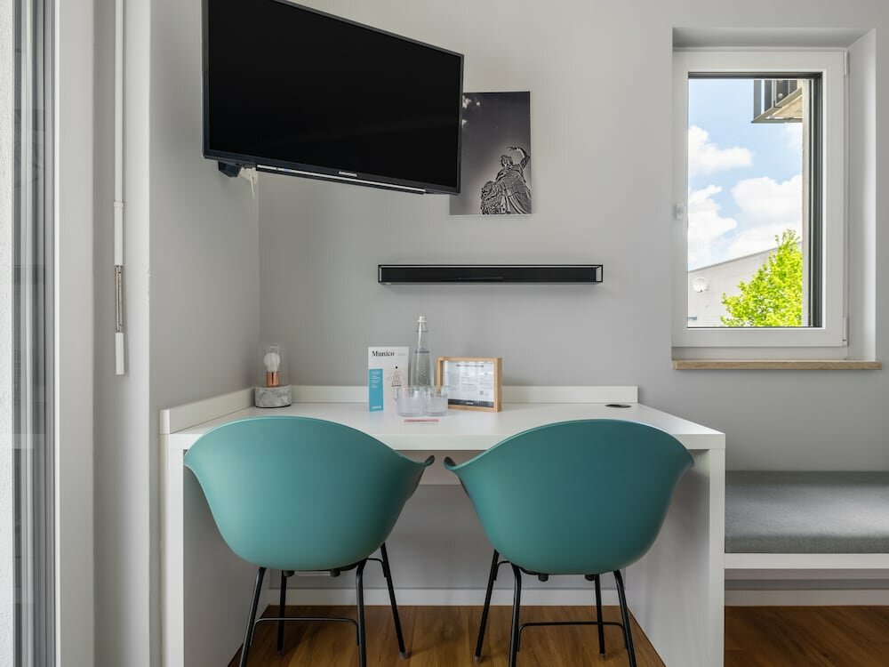 Large Studio, Kitchenette, Balcony