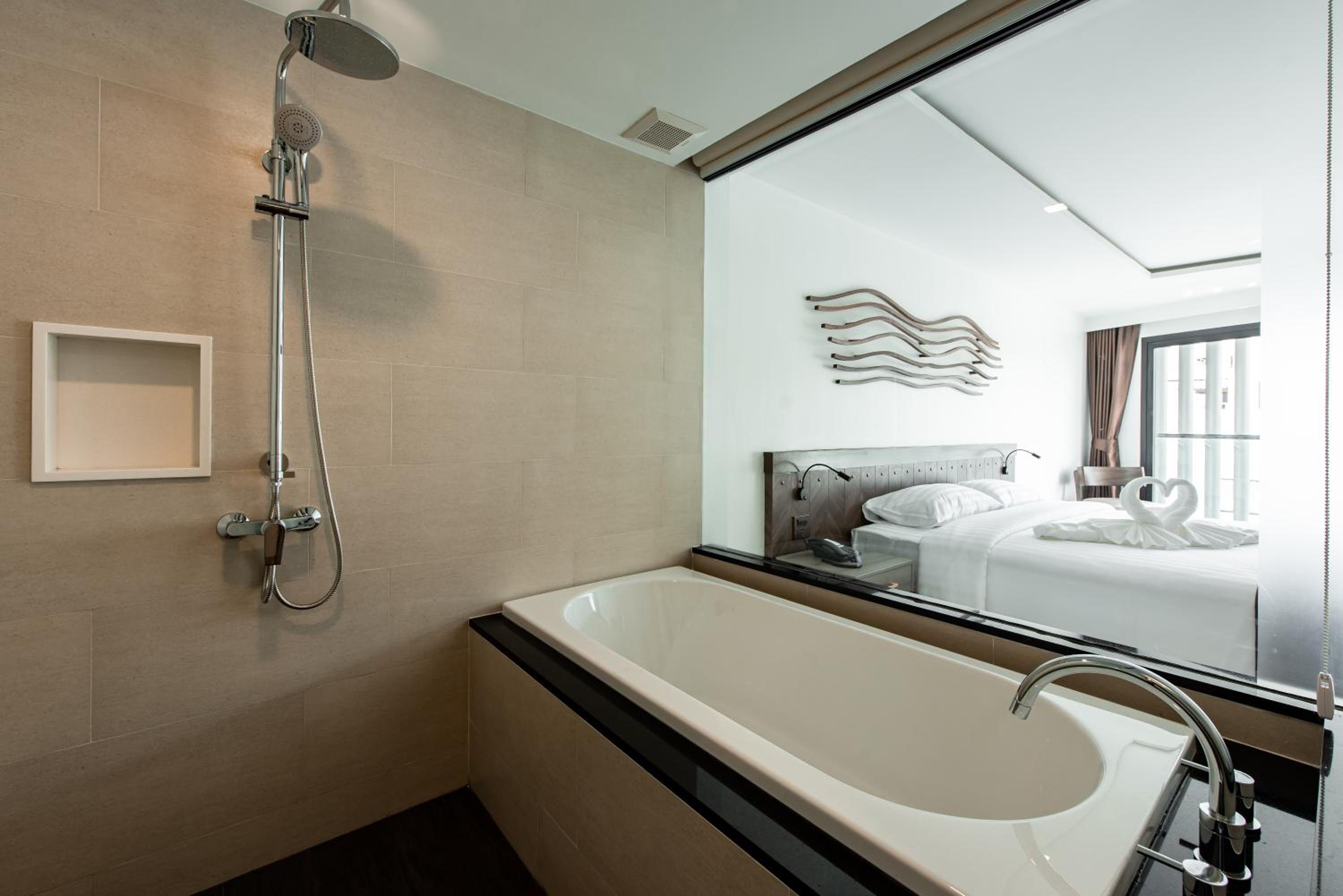 Deluxe Queen Room