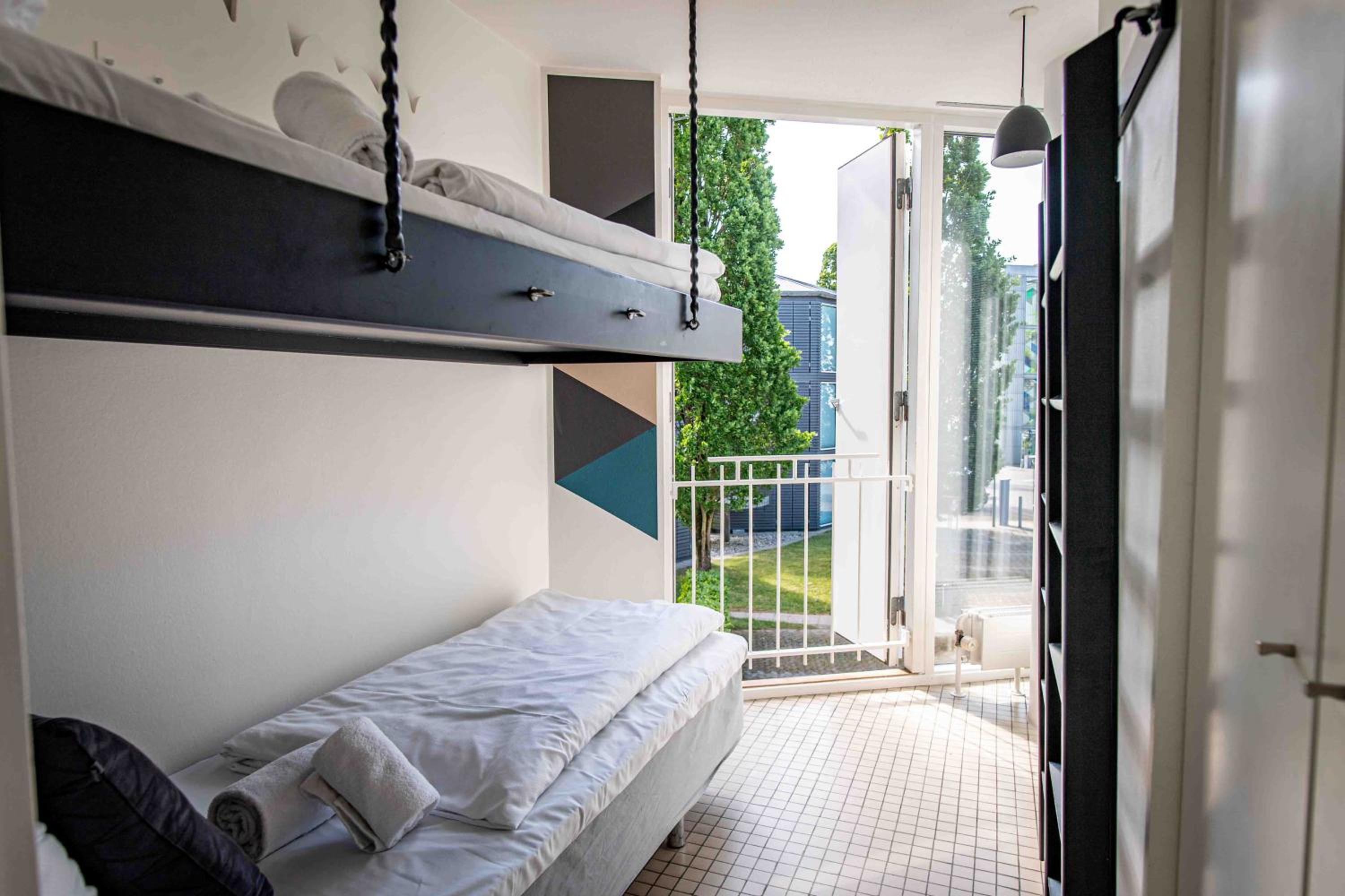 Apartment for 6 people with Partial Lake View