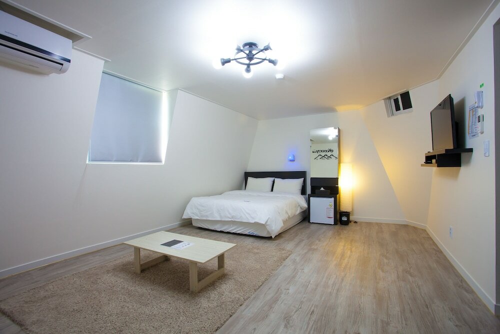 Deluxe Family (Light Breakfast for 3 people, Free Access of Community Room - 1 hour per stay)