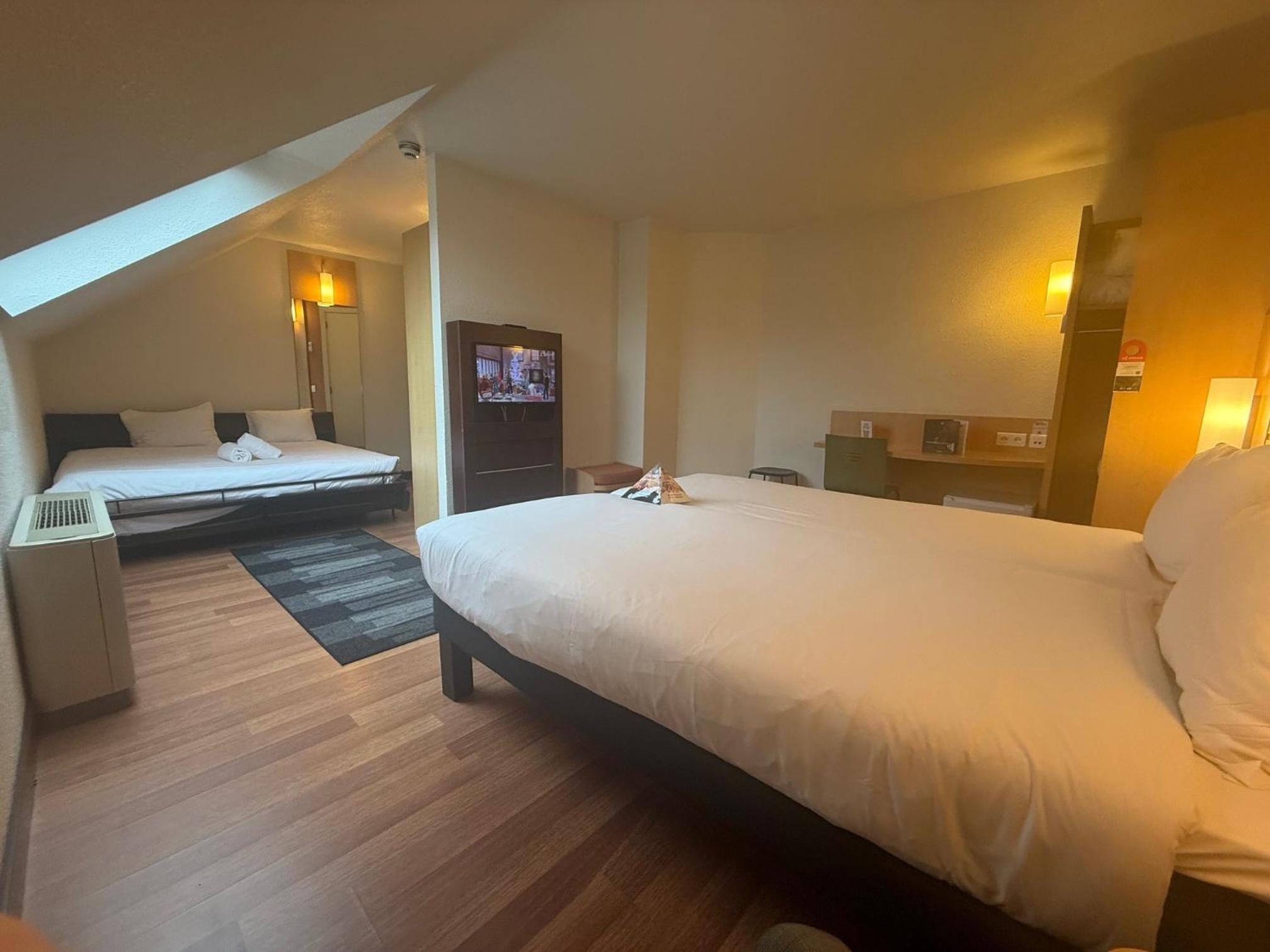 Family Room with One Double Bed and One Double Sofa Bed