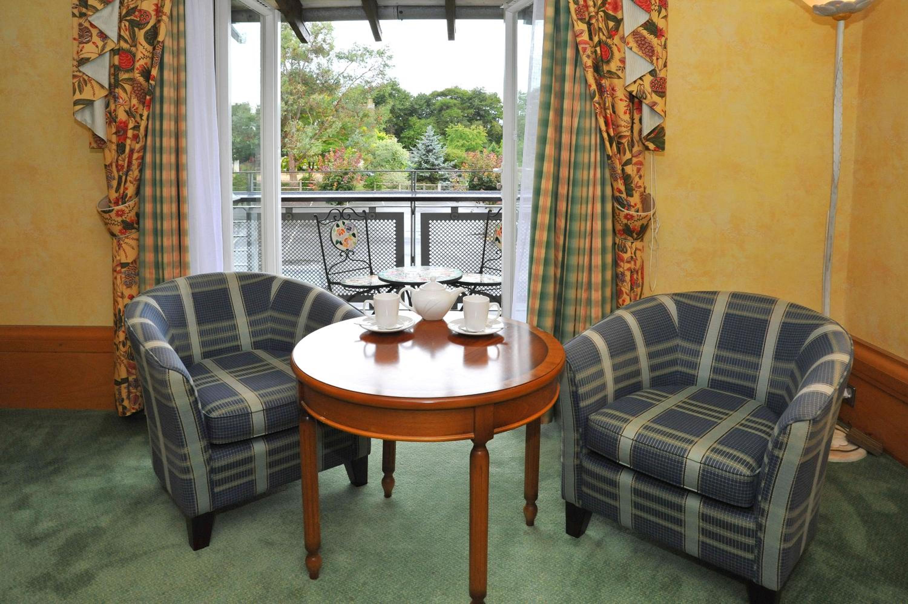 Executive Family Room (2 adults + 2 children under 12yrs)