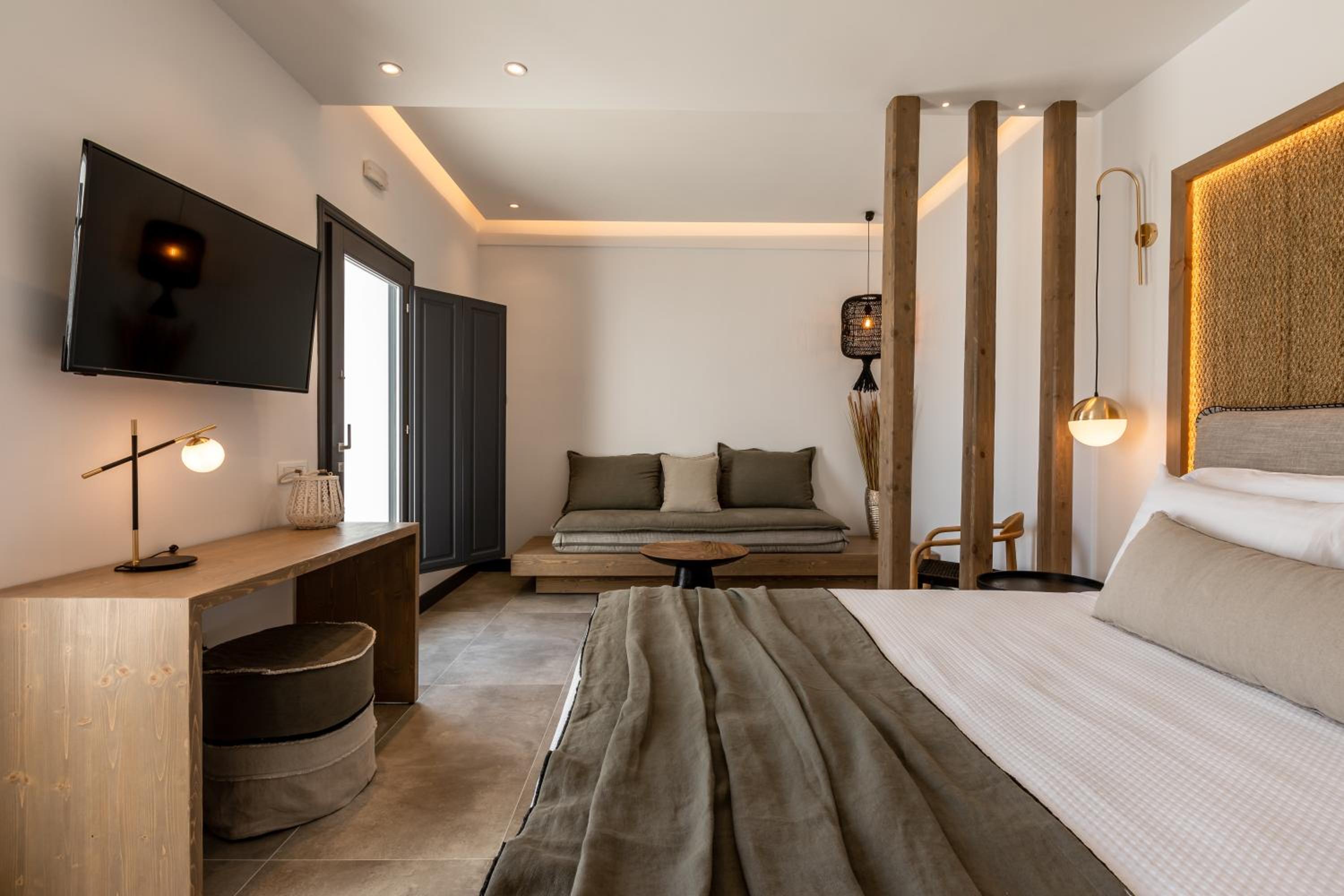 Junior Suite with Private Pool & Jetted Tub