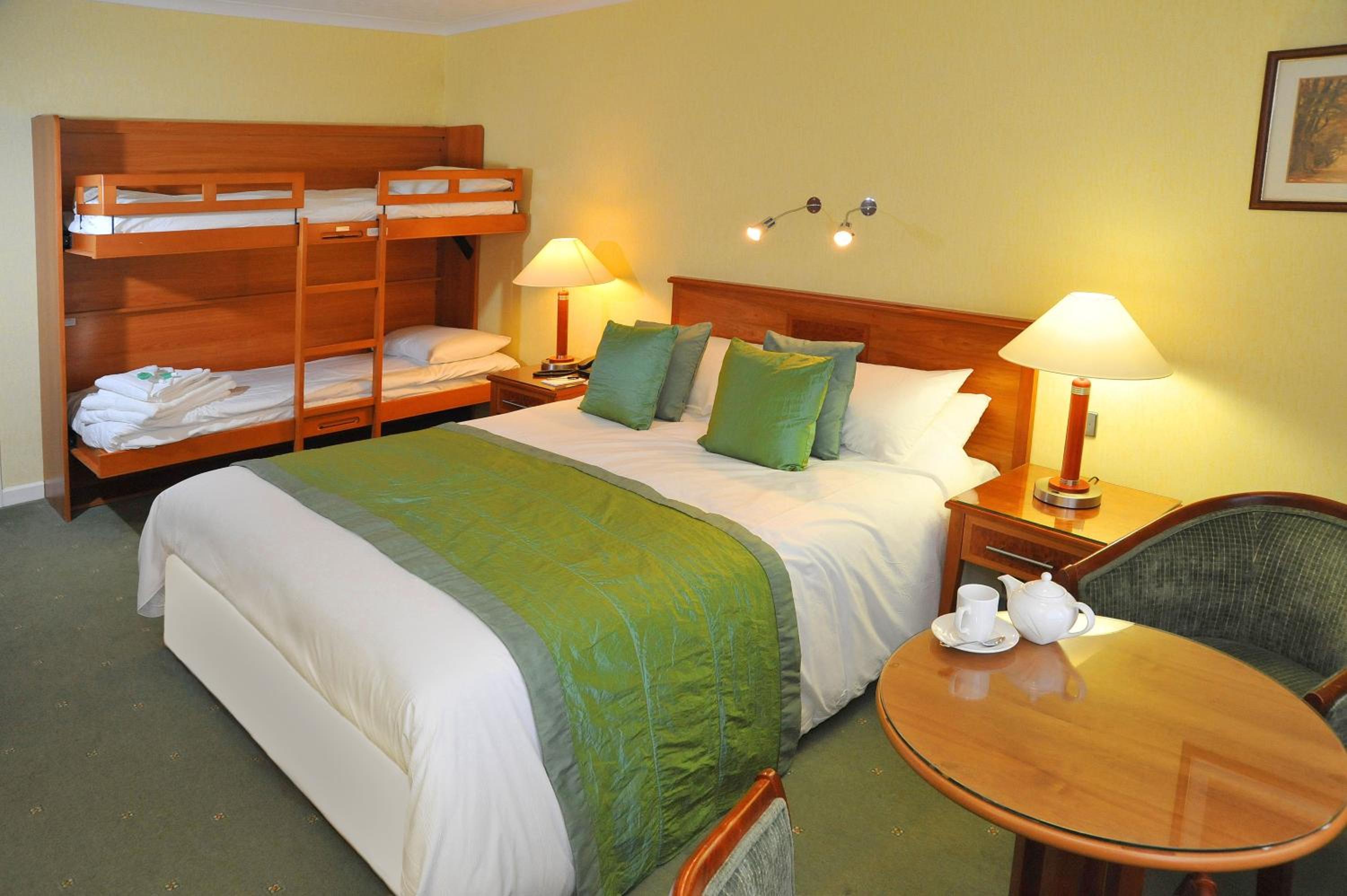 Family Room (2 adults + 2 children under 12yrs)