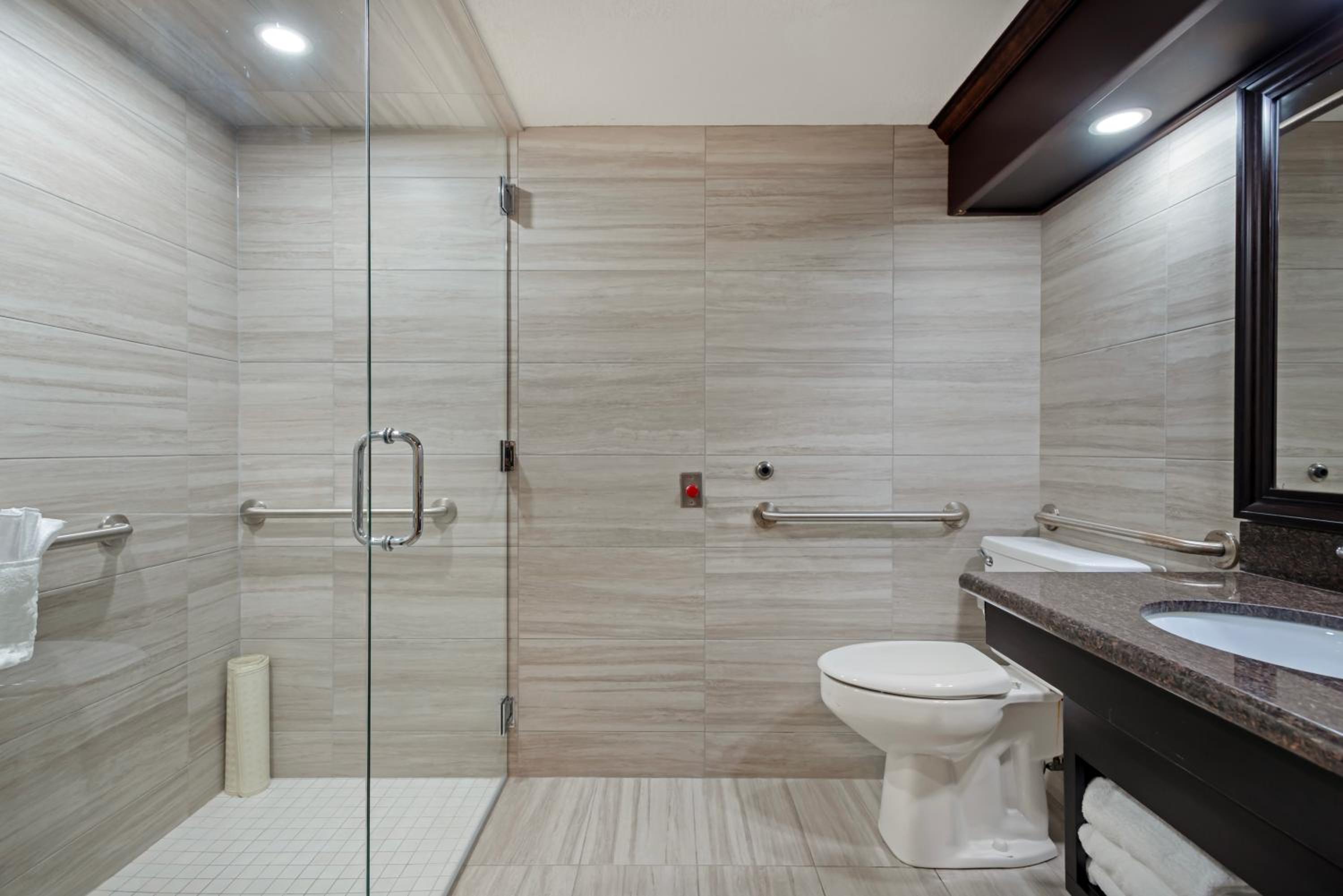 Queen Room with Two Queen Beds and Walk-In Shower - Mobility Accessible