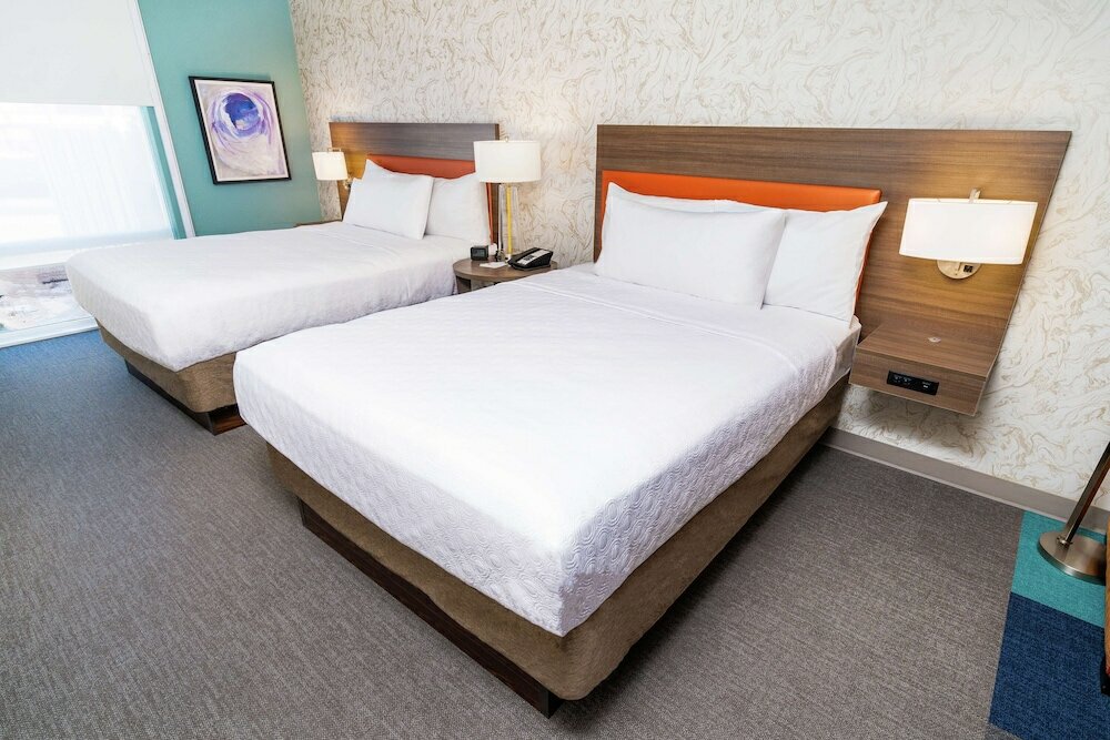 Studio, 2 Queen Beds, Accessible, Bathtub
