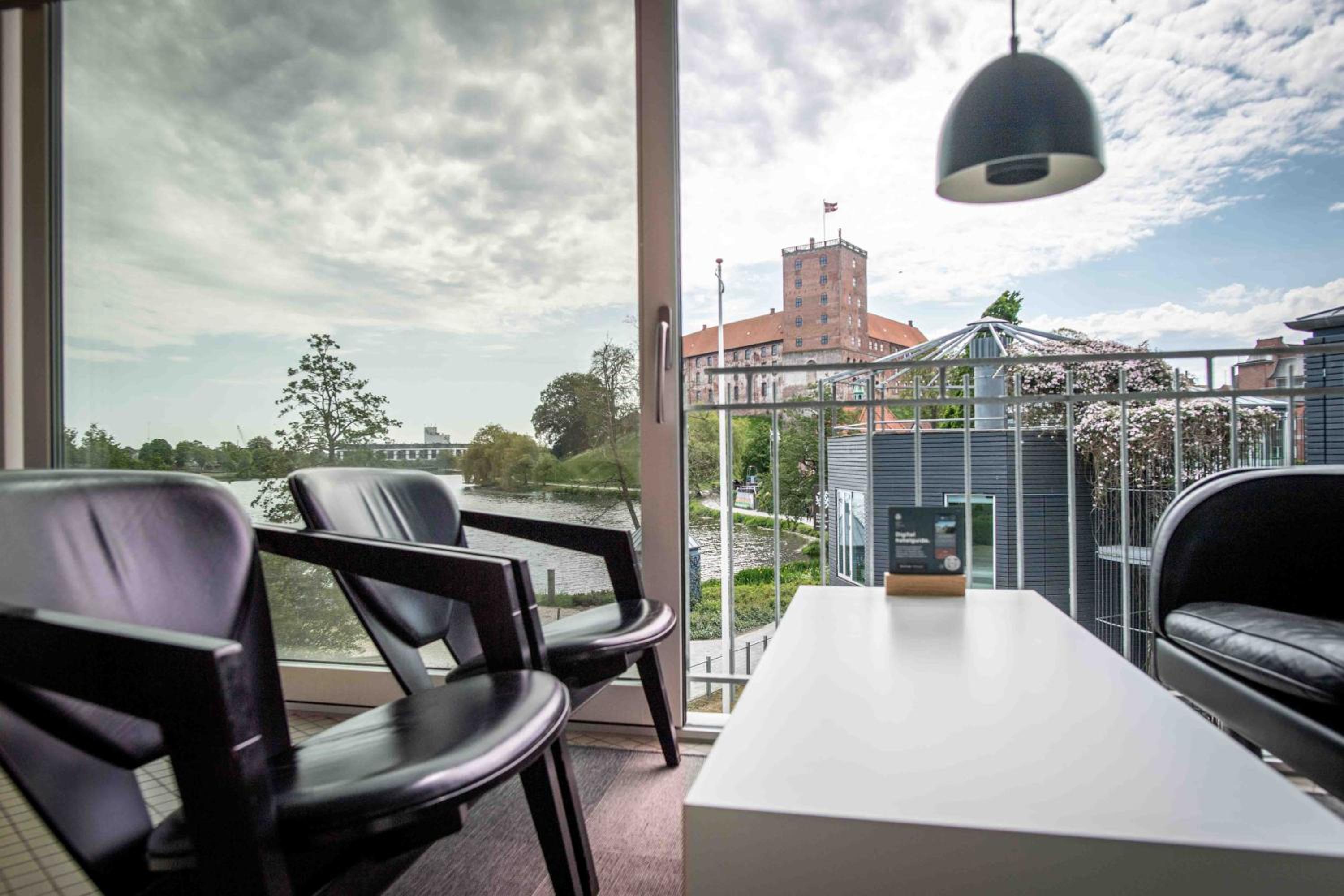 One-Bedroom Apartment with Partial Lake View