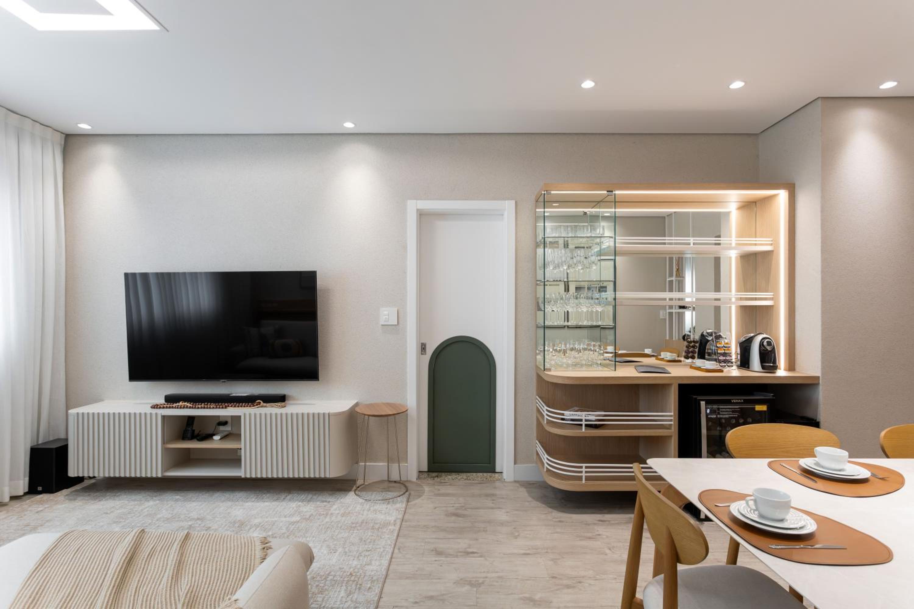 Three-Bedroom Deluxe Apartment