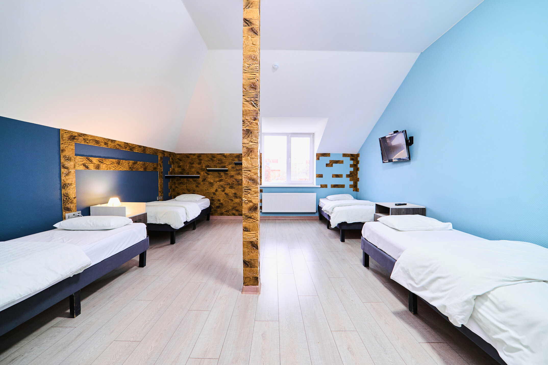 Кровать в общем 8-местном номере