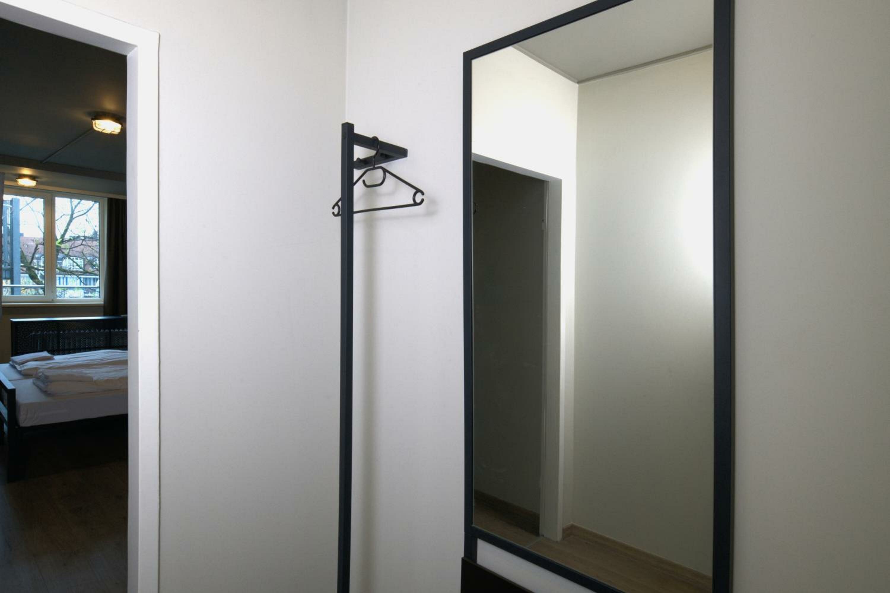 Twin room for Single use