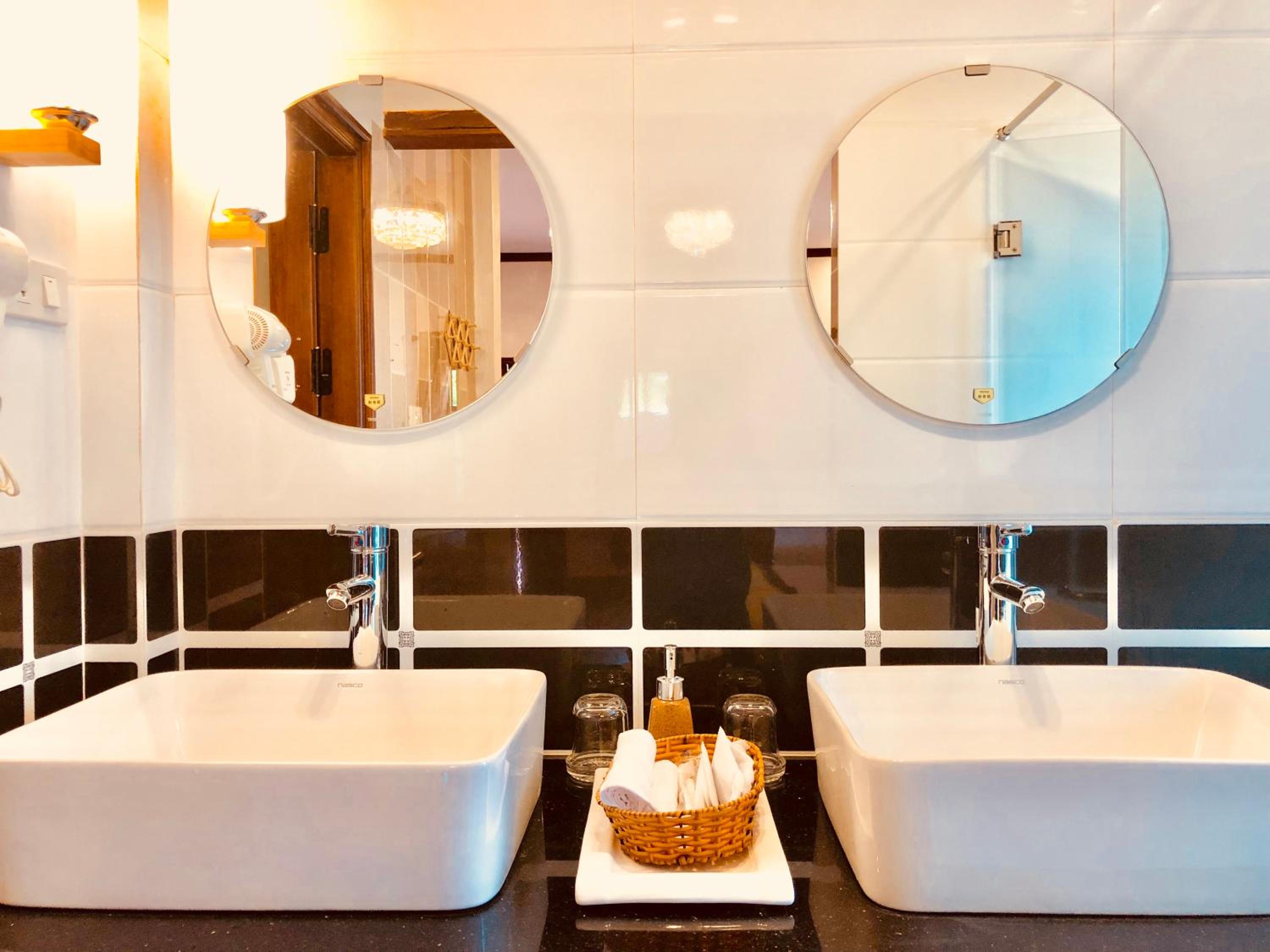 Family Room with Balcony and River View