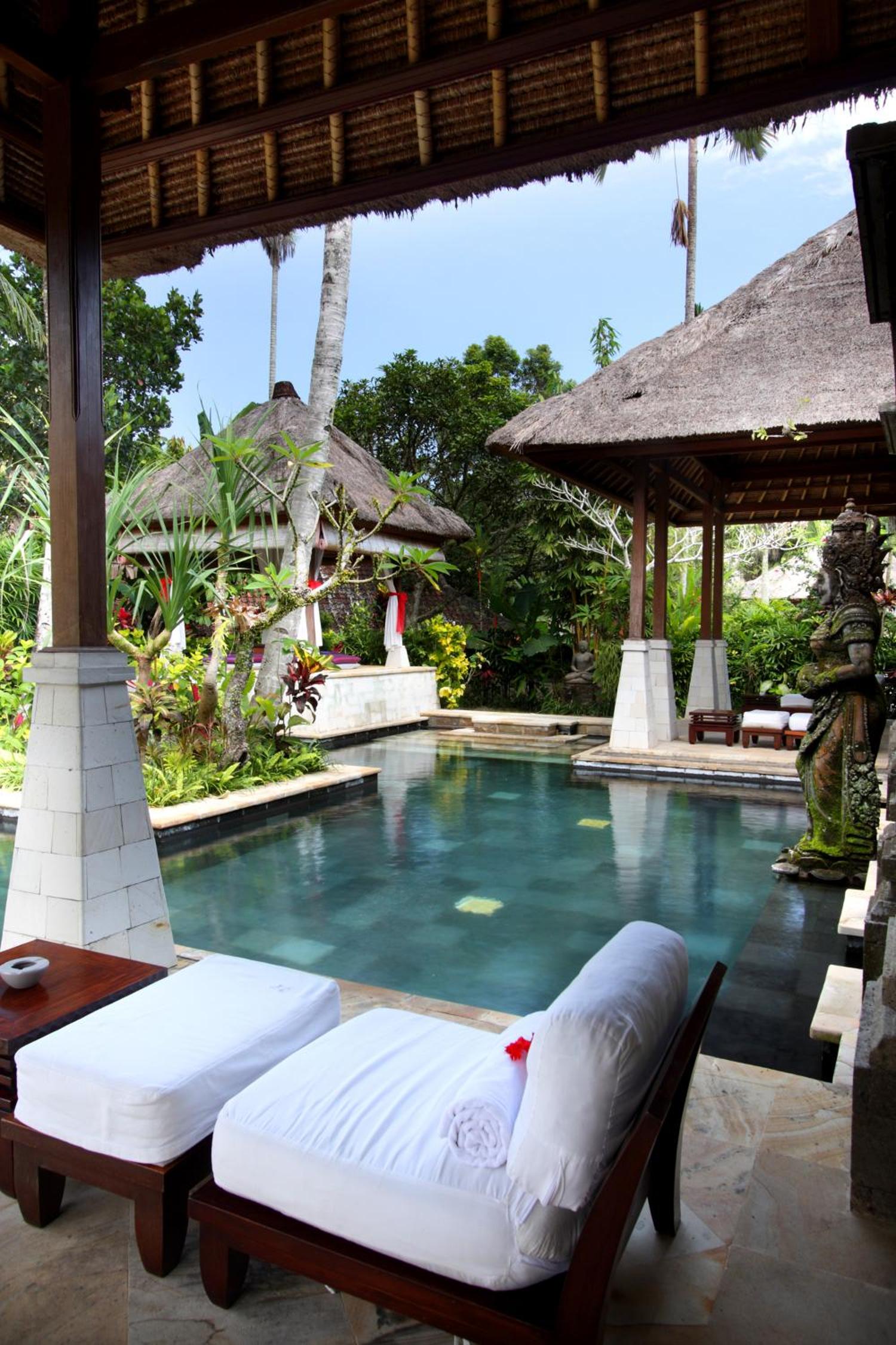 Family Pool Villa (side by side) 