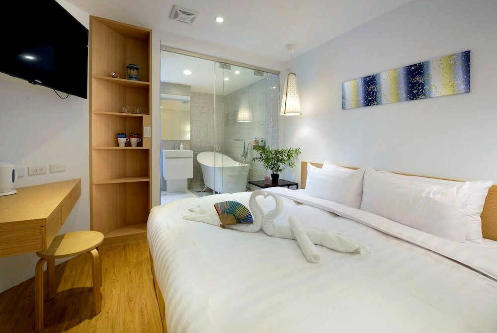Grand Double Room, Bathtub