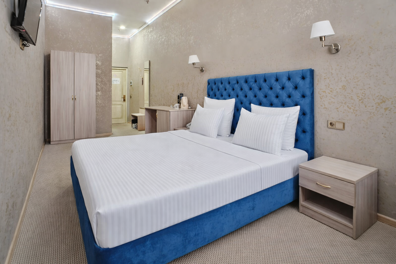 Стандарт двухместный с одной большой кроватью