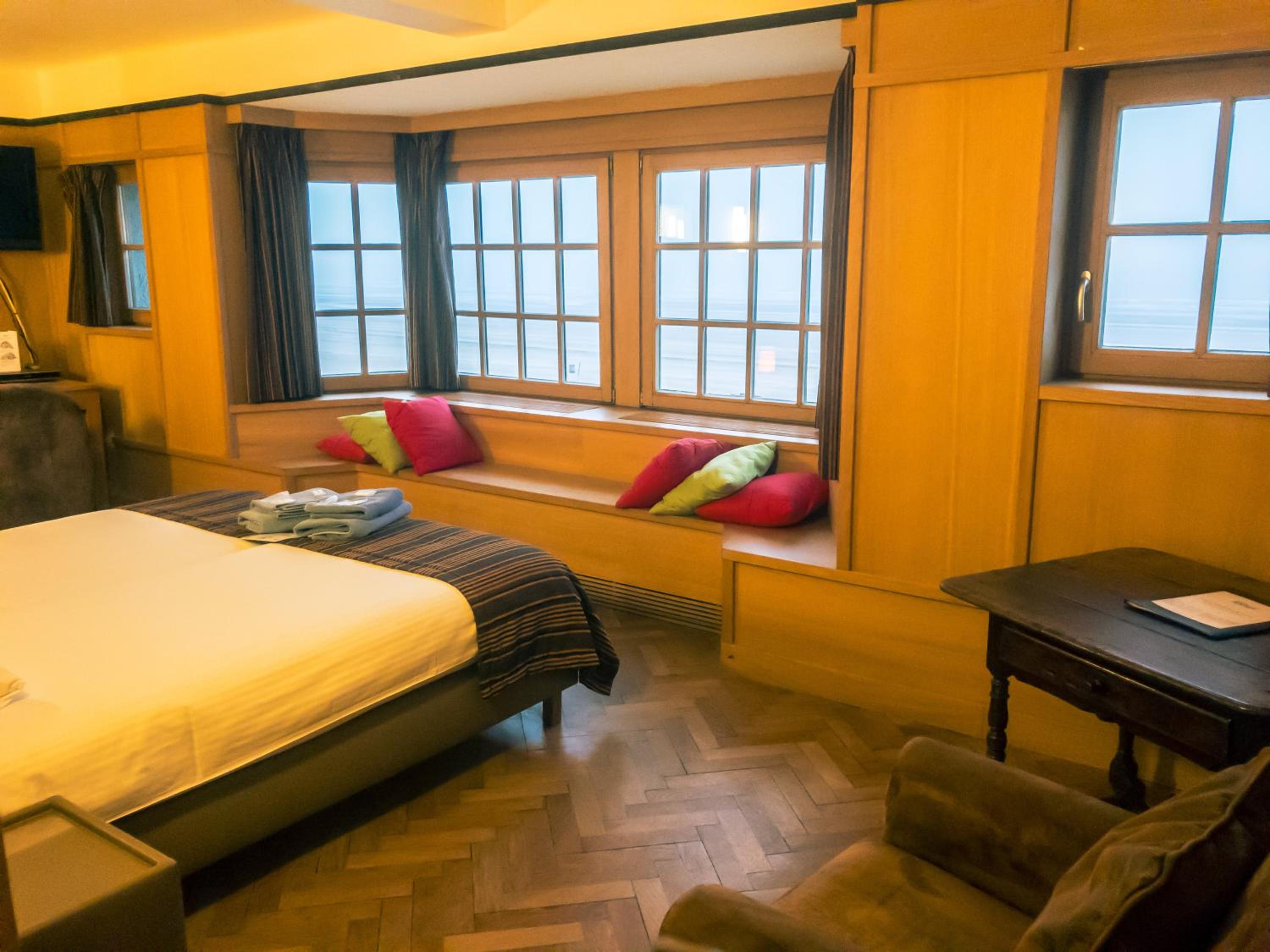 Standard Twin Room with Sea View