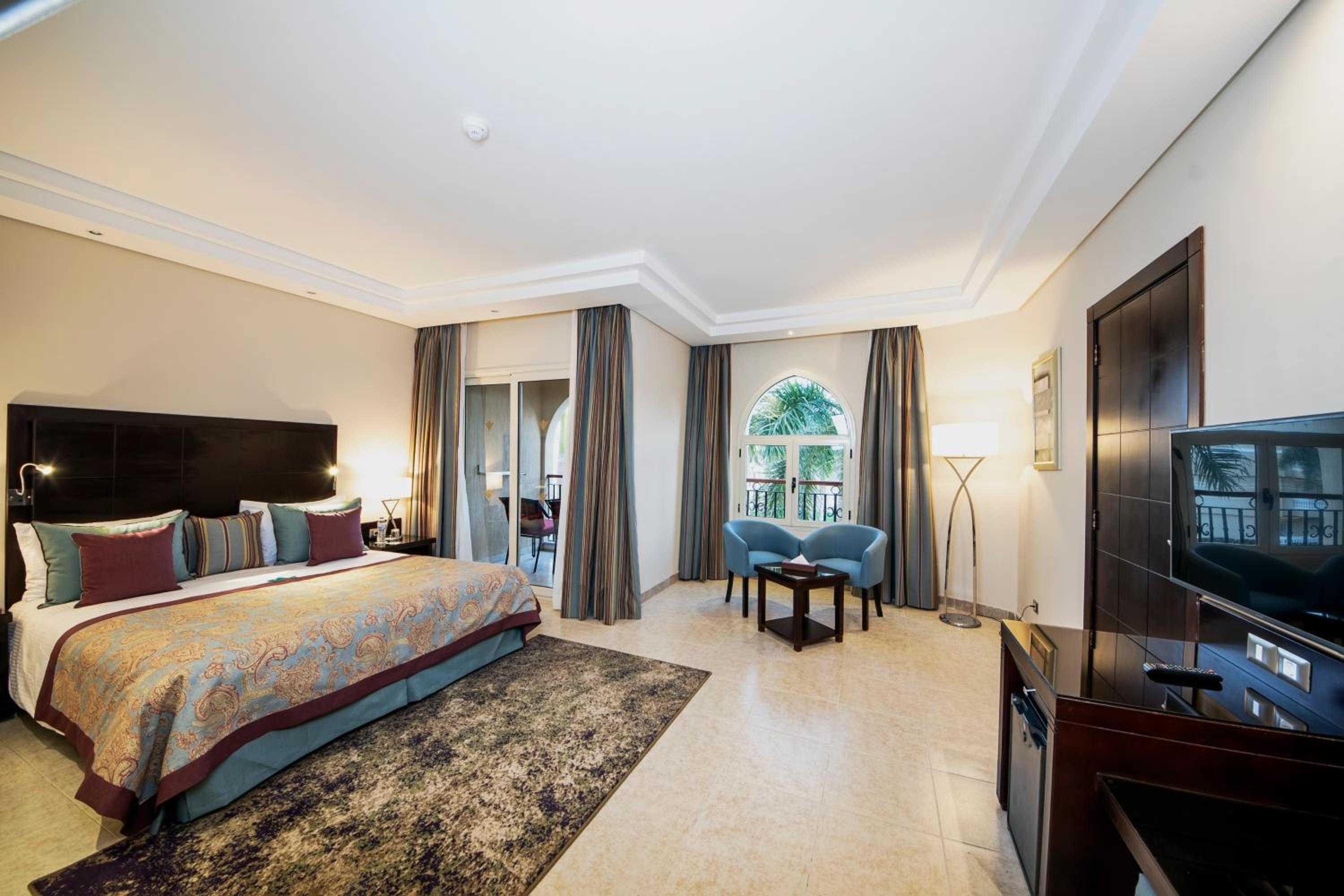 Deluxe Room Aqua King Bed