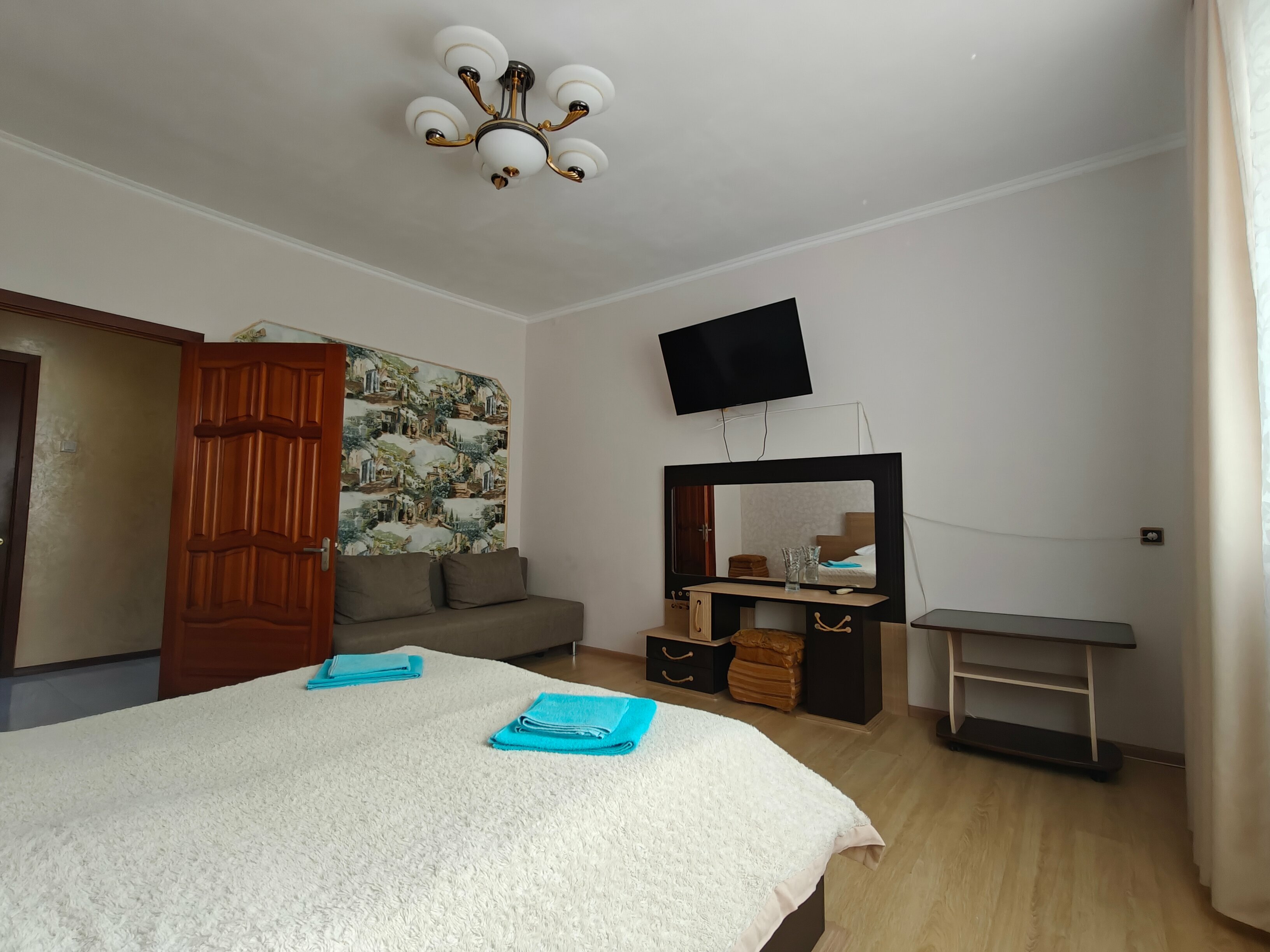 Стандарт 3+3 с кухней-беседкой из 2х комнат