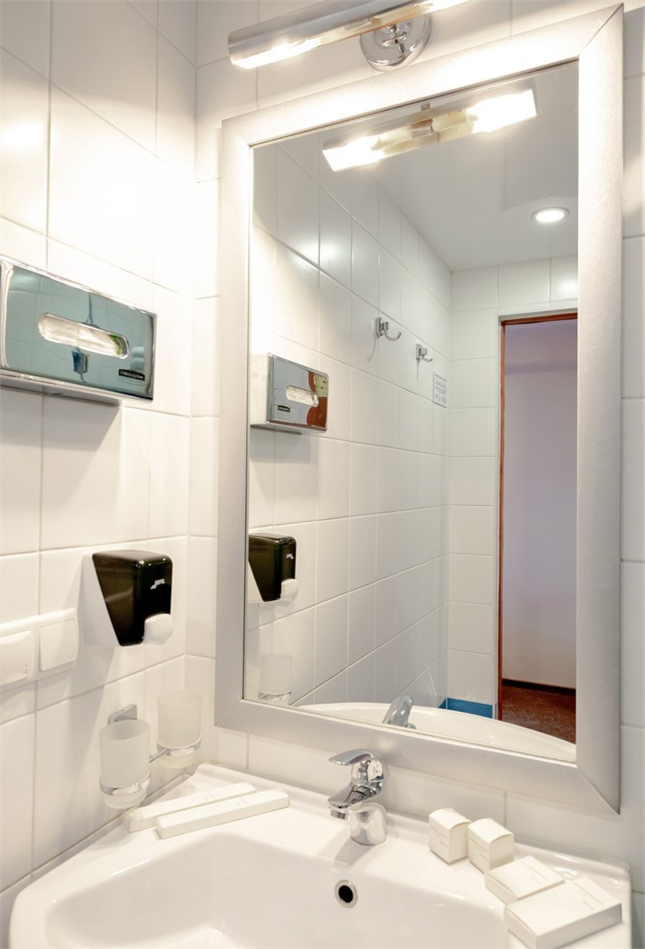 СТАНДАРТ УЛУЧШЕННЫЙ С 1 ИЛИ 2 КРОВАТЯМИ С ВИДОМ НА ГОРЫ (первый корпус)