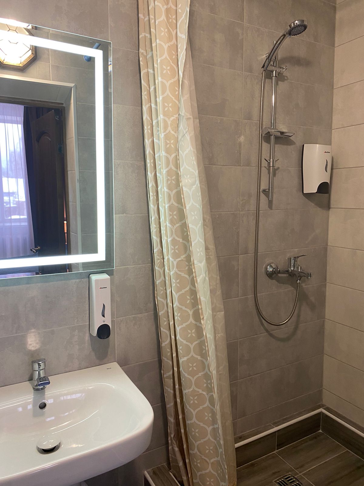 Большой двухместный номер с 1 кроватью