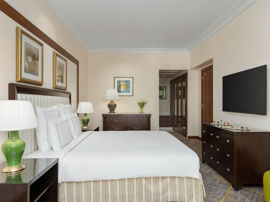 Classic King Room With City View