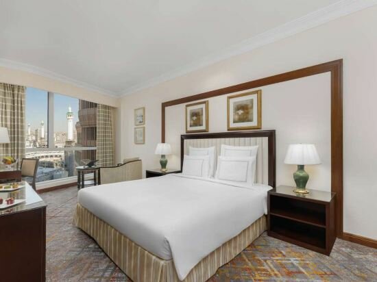 Classic King Room With Partial Kaaba View