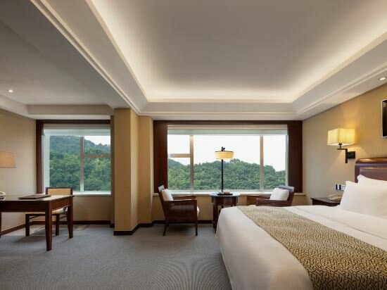 Junlan Pavilion Mountain-View Deluxe Double Bed Room